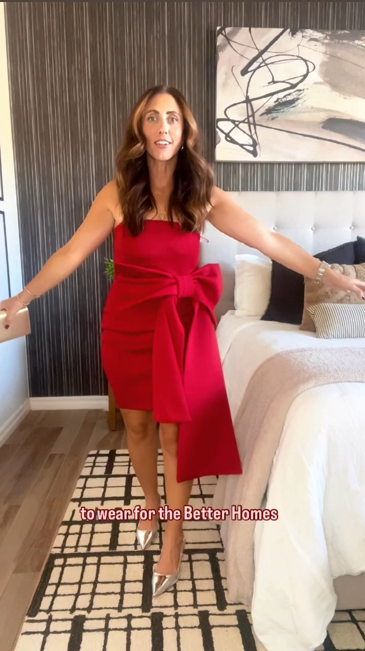 Holiday party ready! 💃🏻✨❤️ this red bow statement dress is gorgeous for the holiday season! Wearing size 6, so OK to size up one! 

Gorgeous bow detail, strapless, bodycon style // under $100

Bow dress, party dress, bow trend 


#LTKFindsUnder100 #LTKParties #LTKHoliday
