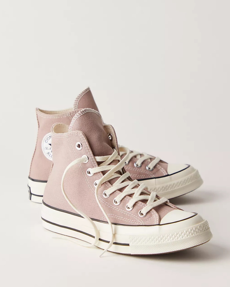 Hunter wears her Converse all the time and I’m dying over these!!! They come in tons of other pretty colors too!

#LTKGiftGuide