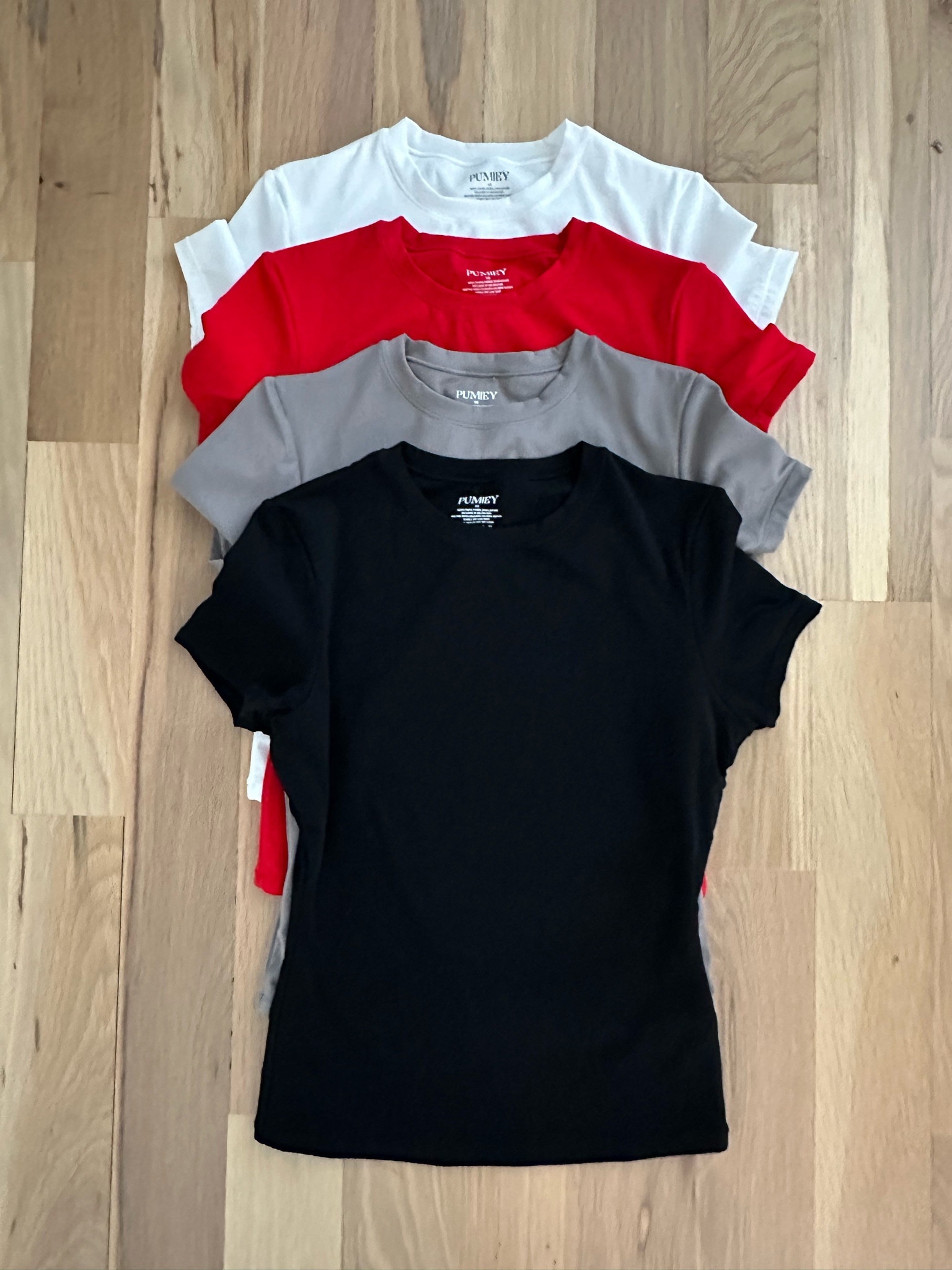 Amazon short sleeve tees on sale size Xs seamless and double lined 

#LTKFindsUnder50 #LTKFindsUnder100
