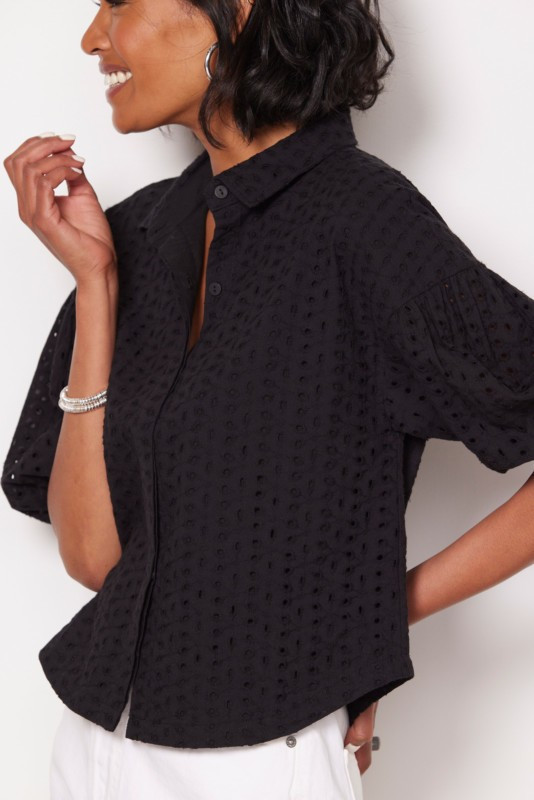 EVEREVE Emery Eyelet Button Down | EVEREVE | Evereve