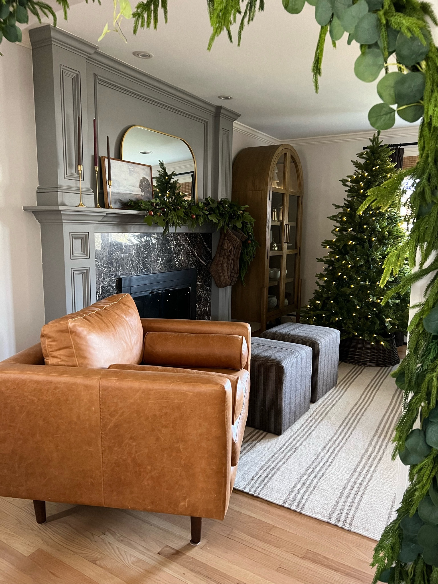 Holiday living room decor 

#LTKSeasonal #LTKHoliday #LTKhome