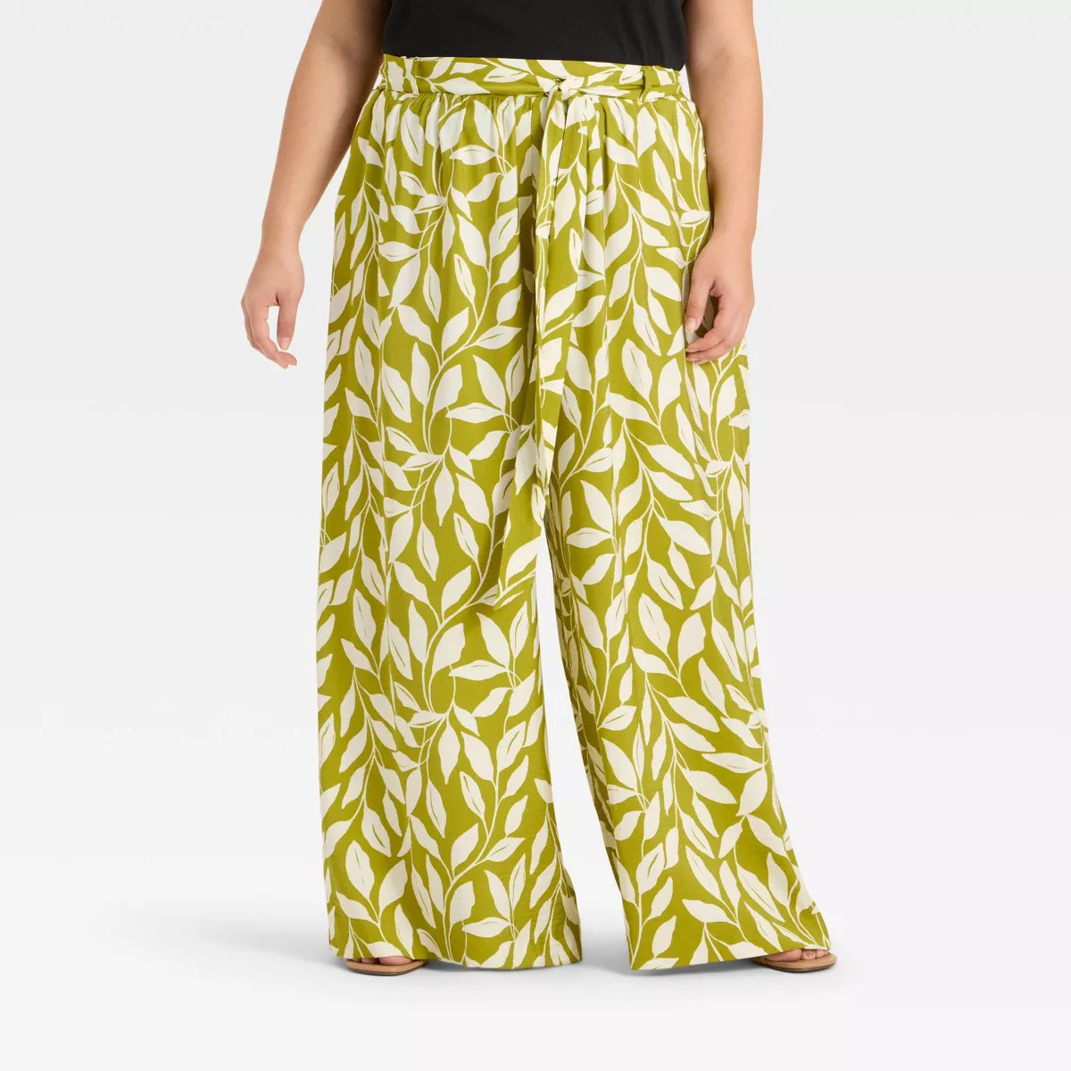 Women's Tie-Front Flowy Wide Leg Pants - Ava & Viv™ Green Leaf Print XXL | Target