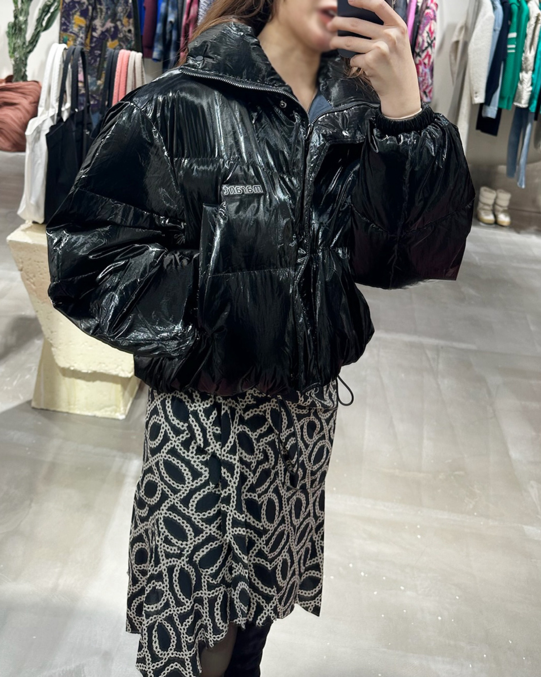 Isabel marant telia crop padded jacket🖤
I fell in love with the glamorous velvet sheen!