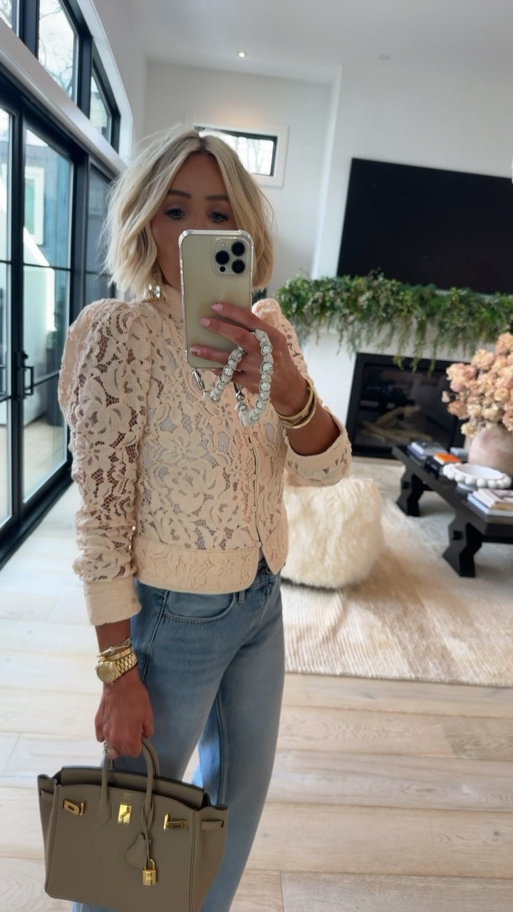 New from Zara! This denim is so good! 😍😍😍 medium in top and 6 in denim #zara 