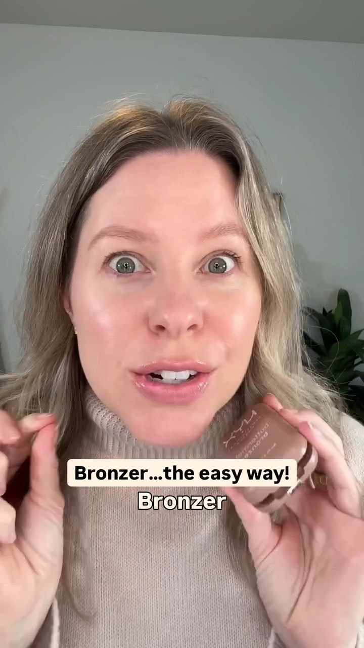 Simple yet effective bronzer for women over 35! Is bronzer part of your daily makeup routine? I’d love to hear! Follow along for more easy makeup tips and tricks that you can actually use for everyday. Using @nyxcosmetics butter melt bronzer and @thebkbeauty brush. Happy to send these your way, just let me know in the comments below.

#makeupformatureskin #bronzer