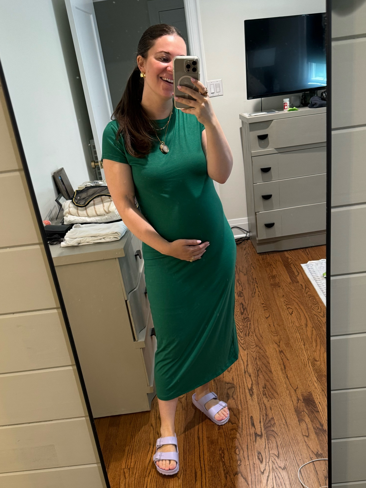 Cutest little throw on dress for summer! I’m wearing a M