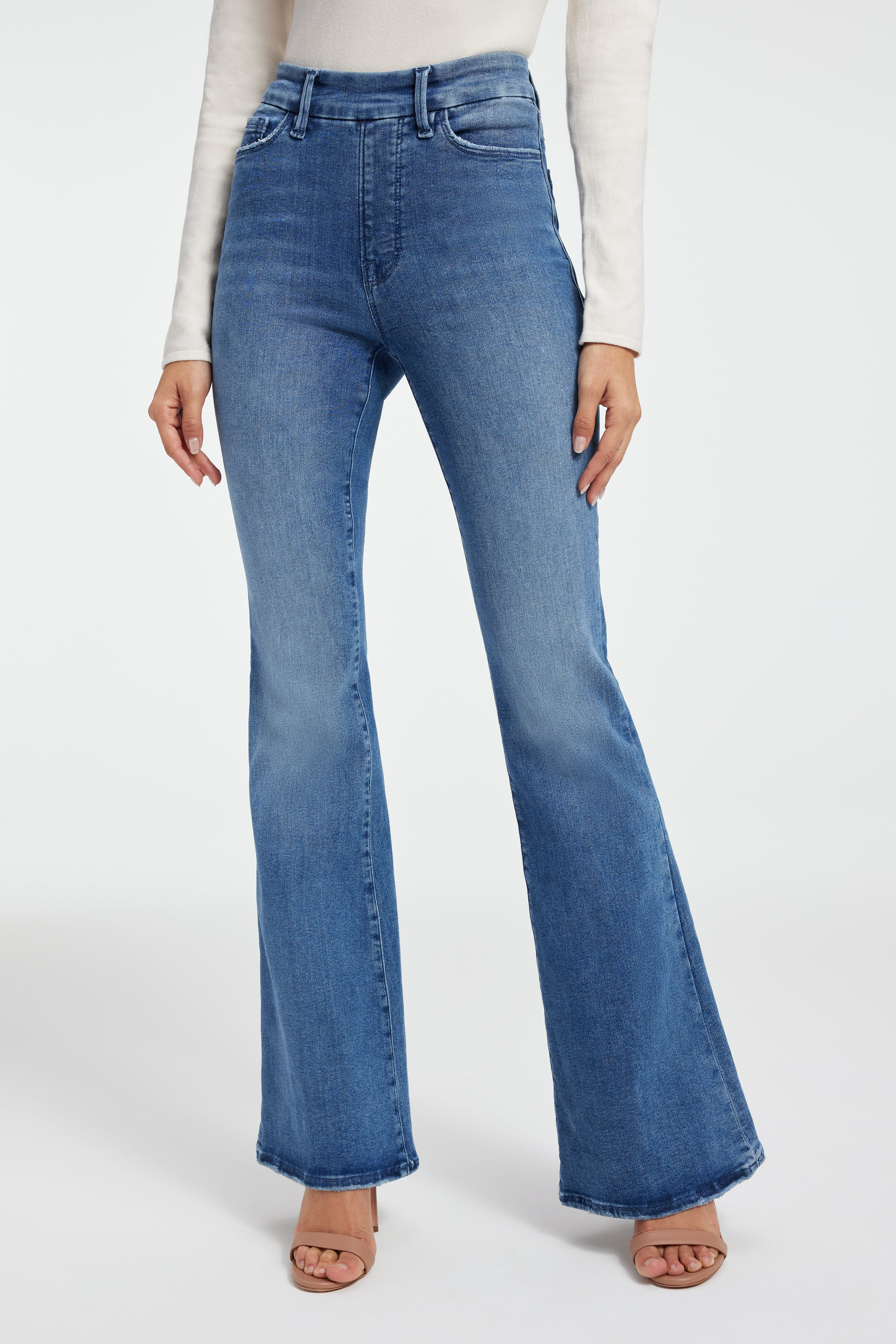 POWER STRETCH PULL-ON FLARE JEANS | INDIGO490 | Good American