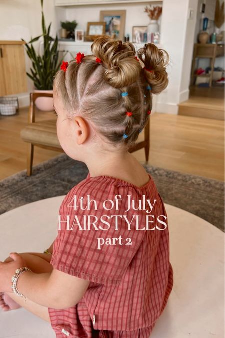 Another 4th of July hairstyle for girls! Love this one so much and want to recreate with more fun colors of elastics. 

The glitter and clips are from Gussy up bows. Use code NAVYGRACE10 for 10% off 