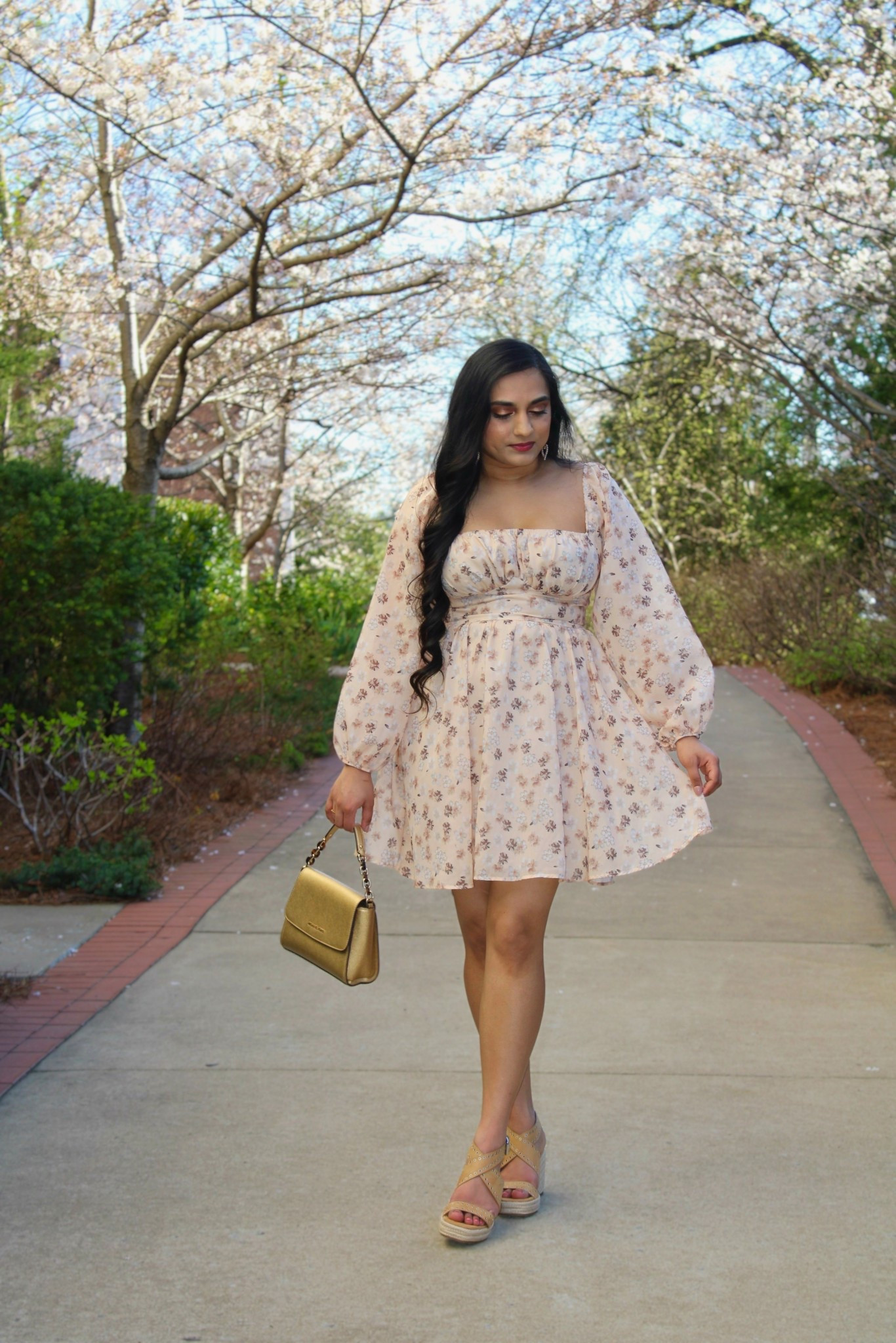 • Yours {Neutral}ly 🤍🤎 •

A little neutral moment.. in full bloom 🌸

Girly style, girly fashion, girly outfits, feminine style, feminine fashion, feminine outfits, spring style, spring fashion, spring outfits, neutral style, neutral fashion, floral dress, espadrille wedges, gold purse 

#LTKgrwm #LTKSeasonal #LTKootd