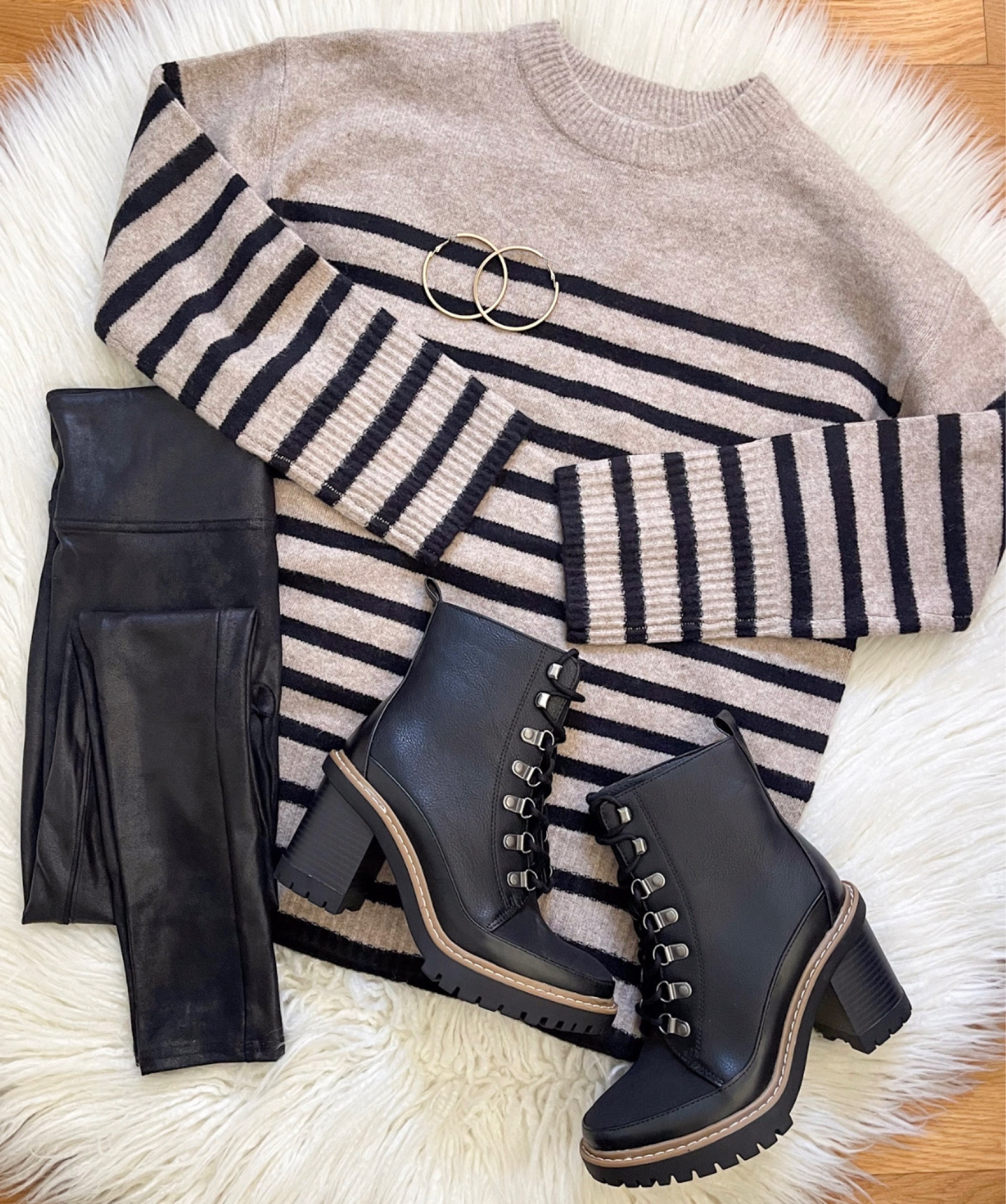 Grab this Tunic Sweater on sale for $21 🙌 Goes perfectly with leggings & boots for a fun fall/winter look!  Check out links in my stories & bio 🖤 Have a great night! 

#LTKfindsunder50 #LTKsalealert #LTKstyletip