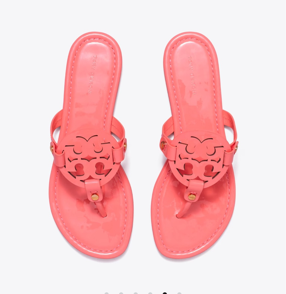 🌴 #toryburch #vacation

#LTKshoecrush #LTKSeasonal #LTKstyletip
