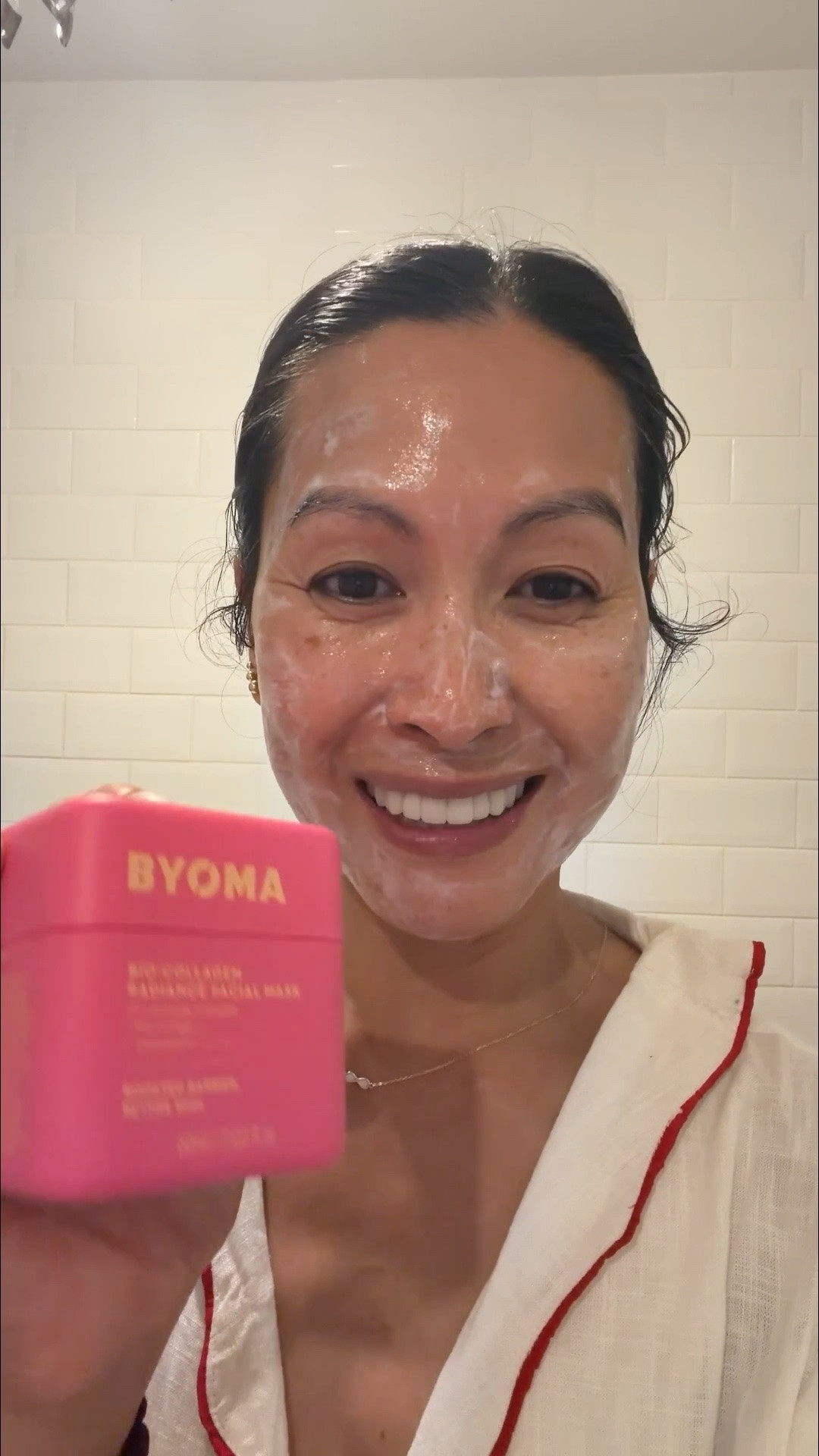 AD one of my favourite face masks I’ve tried on the market. Love that it comes in this pot and how it sets clear so you know when it’s ready to be peeled off. Leaves the skin looking so glowy and radiant, soft and supple too. I use at night once a week at night. Great in the mornings too for a skin glow up! #amazon @amazonuk

#LTKuk #LTKgiftguide