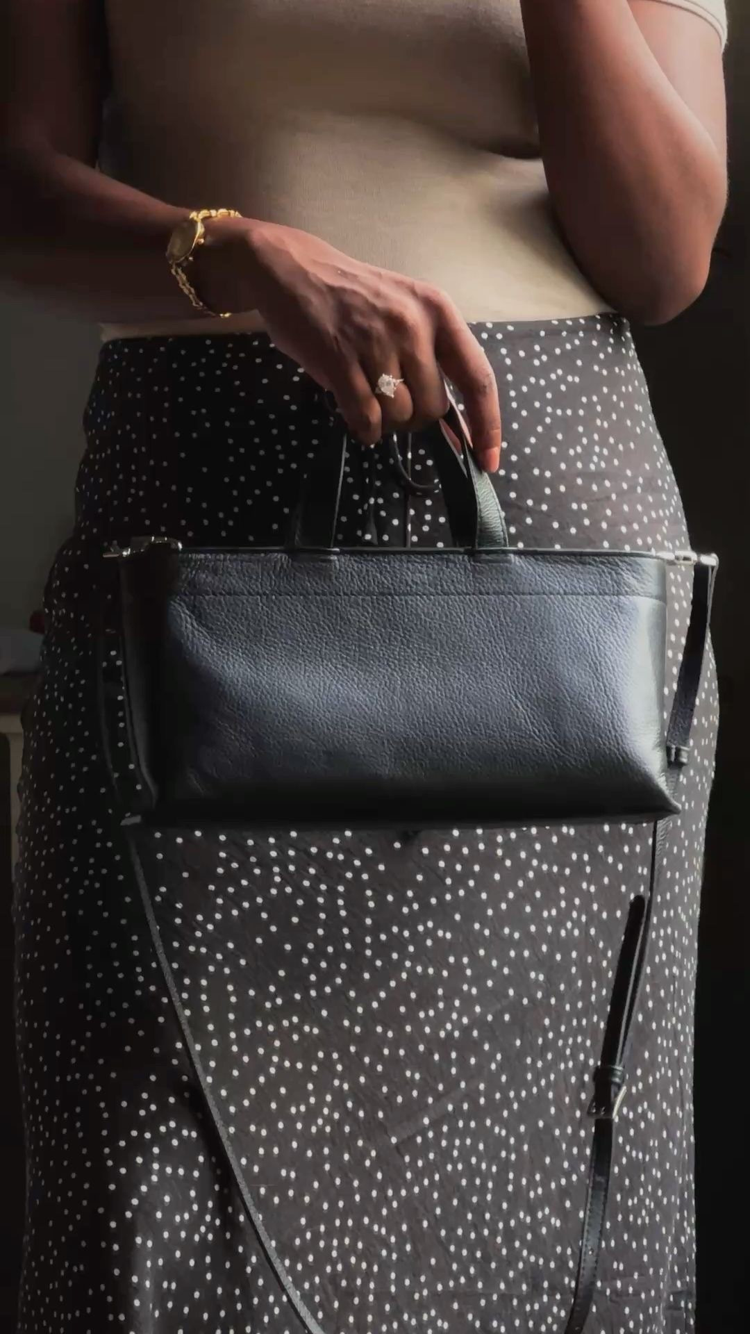 If you’re building a capsule wardrobe, timeless accessories are a must. This minimalist black handbag and classic gold watch from Amazon are everyday essentials that instantly elevate a clean girl outfit. Neutral, versatile, and effortlessly chic, these pieces pair perfectly with skirts, trousers, denim, and elevated basics. Ideal for minimalist fashion lovers who want simple, polished looks without overthinking their style. Easy to wear, easy to style, and perfect for a modern capsule closet.

#CapsuleWardrobe
#CleanGirlAesthetic
#MinimalistFashion
#AmazonFashionFinds
#NeutralStyle
#EffortlessStyle
#TimelessAccessories
#MinimalistAccessories
#ClassicStyle
#ModernMinimalism
#AmazonStyle
#ClosetStaples
#ChicEveryday
#SimpleStyle
#WomensAccessories

#LTKdayinmylife #LTKootd #LTKgrwm