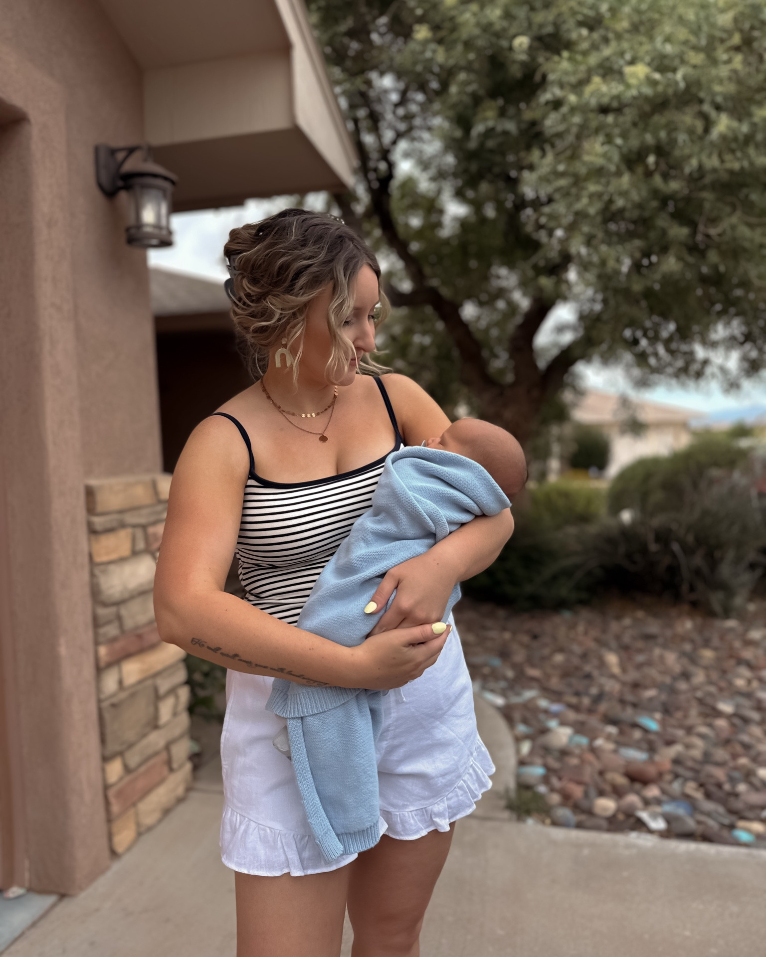 No digging waistband, no buttons to fight, and roomy in all the right places 👌🤩 I’m 5 weeks postpartum here and wearing my true size medium in both the top and the bottoms. The tank has a built in bra too! 👏

#postpartumbody #postpartumstruggles #postpartumstyle #momstyle #5weekspostpartum

#LTKmomlife #LTKootd #LTKgrwm
