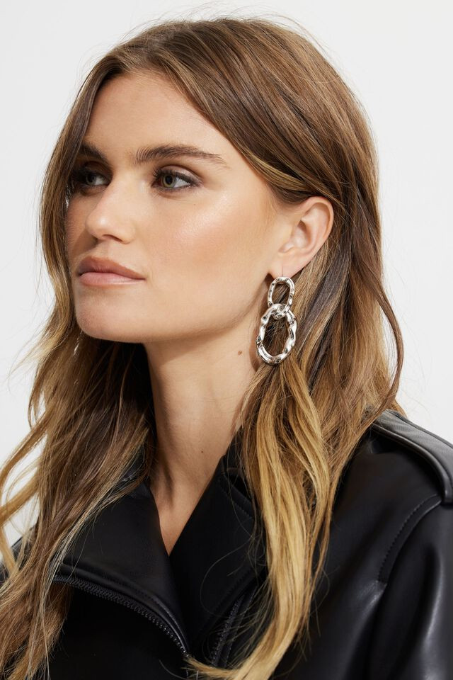 Hammered Open Link Earrings | Dynamite Clothing