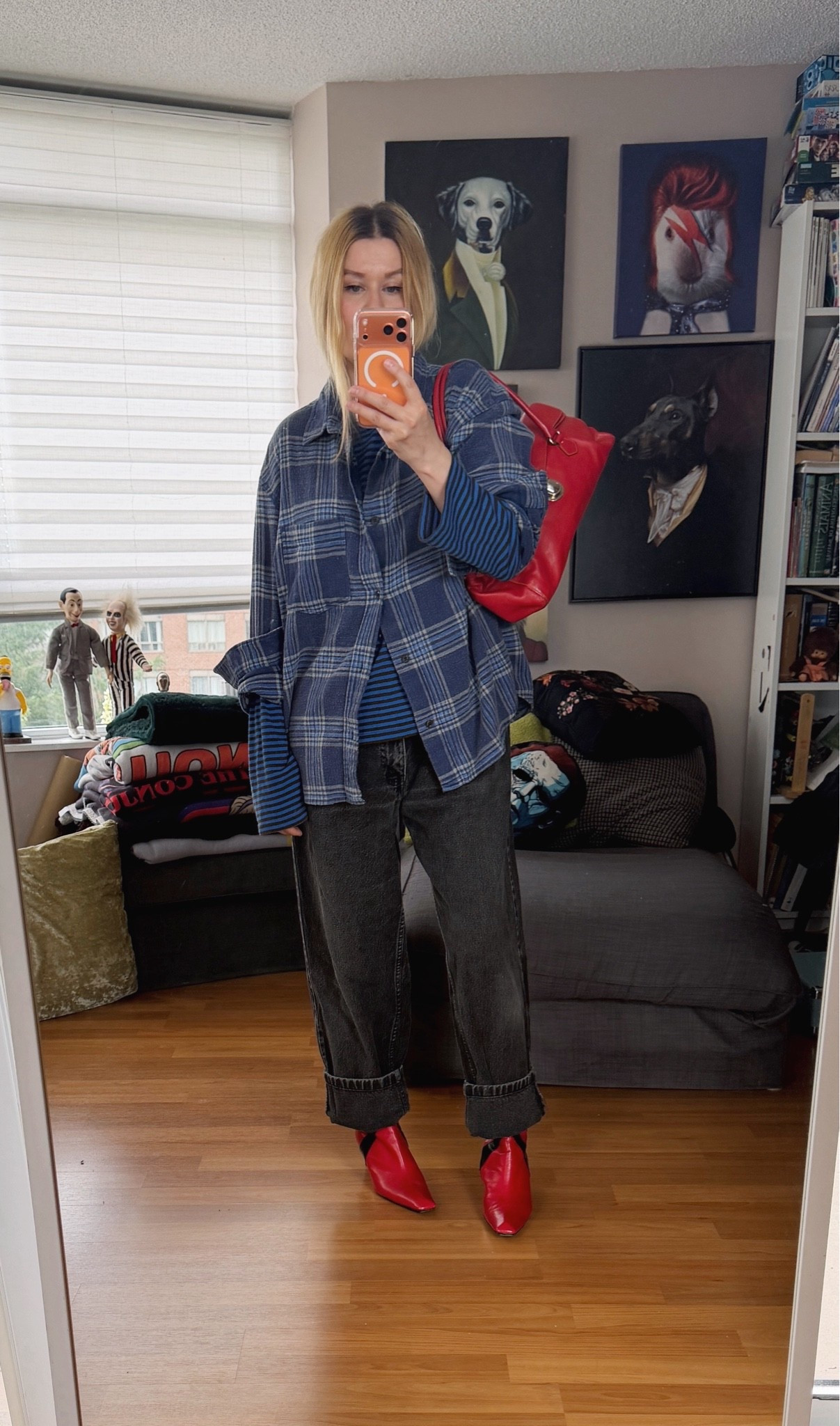 I apologize in advance for the influx of posts while I try to catch up from the ones I neglected to post earlier in the week. 

Jeans, boots, and bag are vintage.

#LTKcanada #LTKfall #LTKstyletip