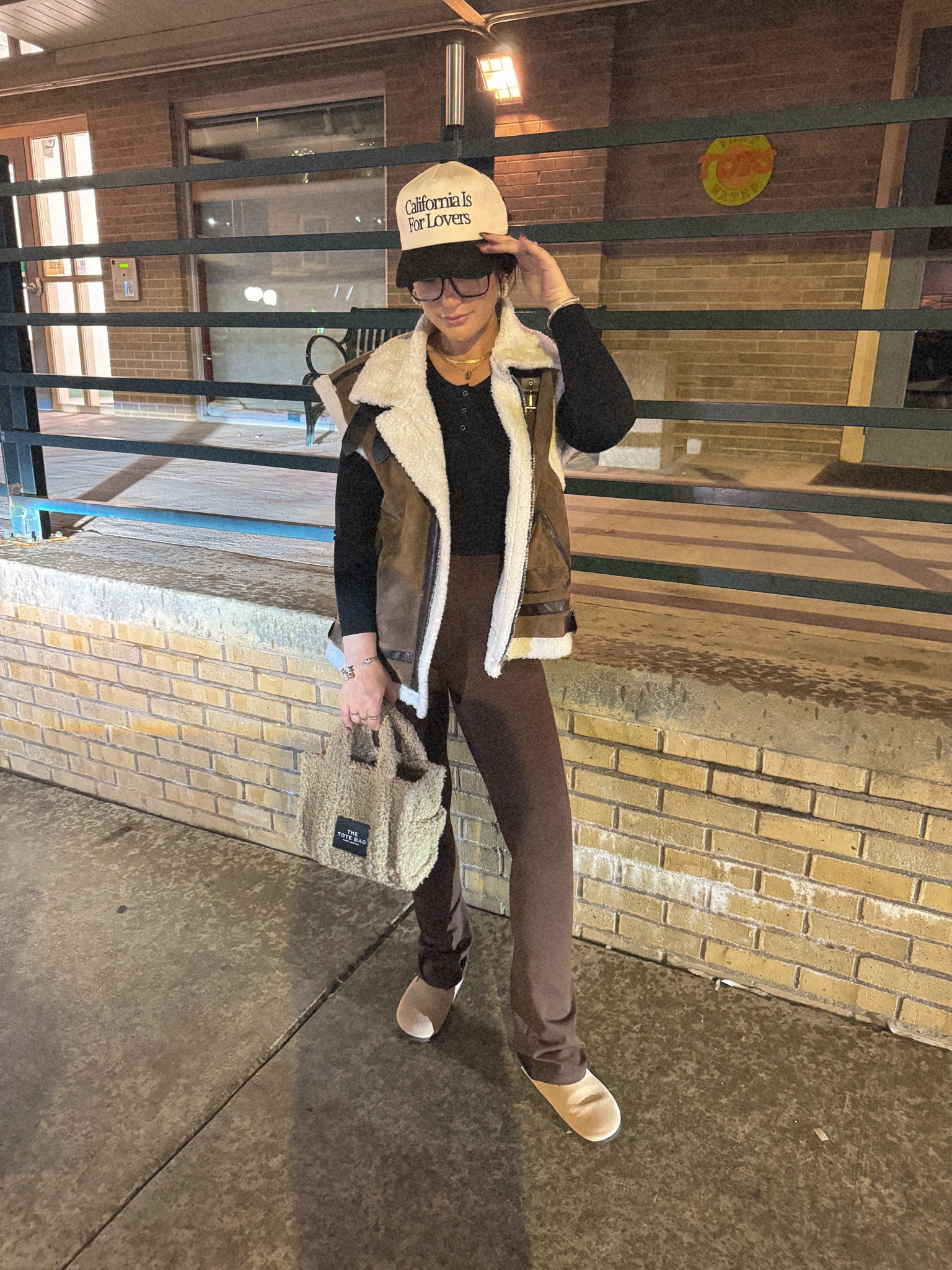 Fall comfy outfit idea! My leggings are on sale, wearing an XS and love the fit of them!


Shoes are still only $22!

#LTKSaleAlert #LTKSeasonal #LTKActive