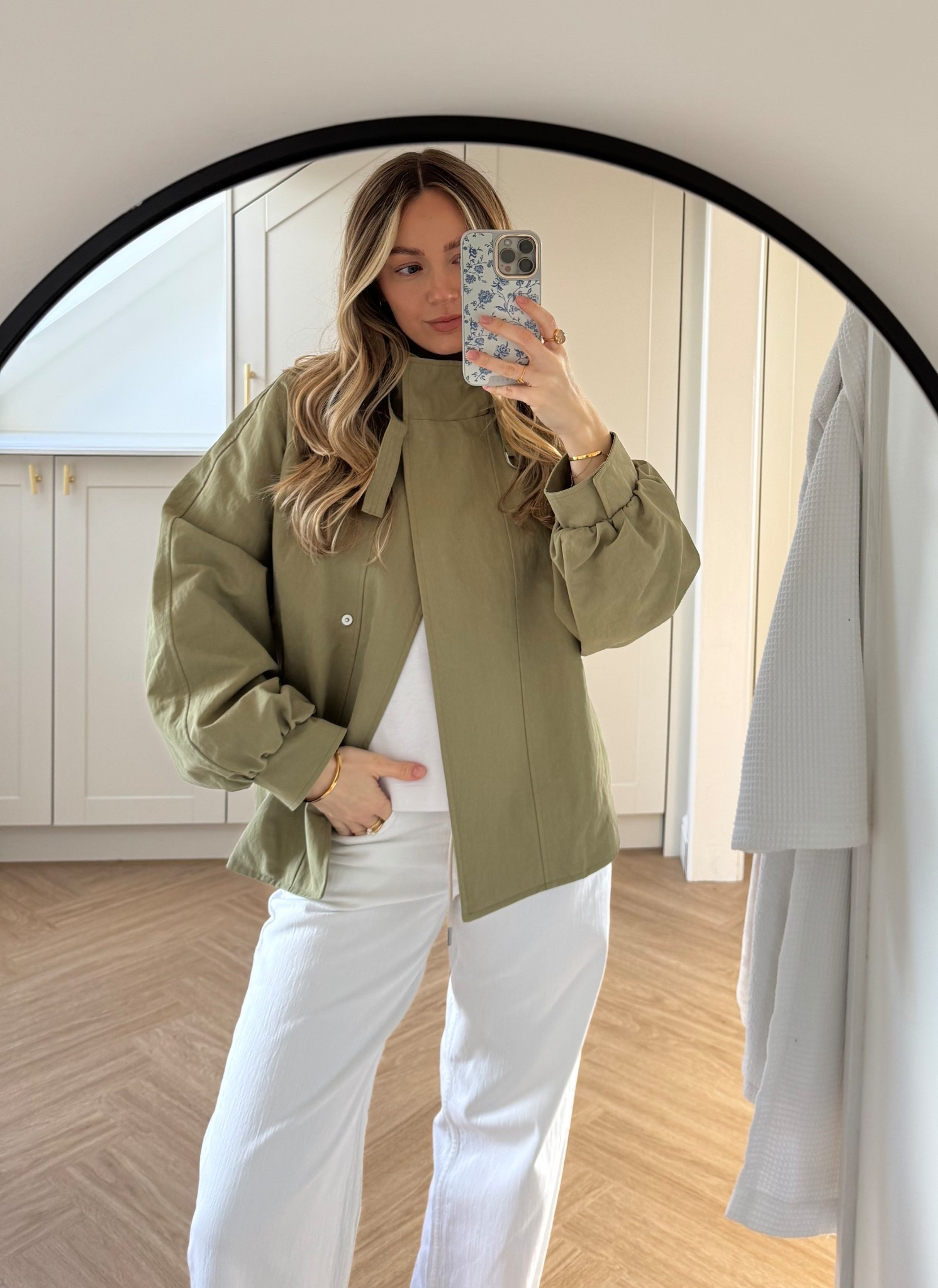 Zara Spring jacket 🧥 Love this one with the high neck detail & tie belt waist (I’ve tied the belt around the back here) 

Wearing a size medium but a small would have also been fine ☺️

#LTKspring
