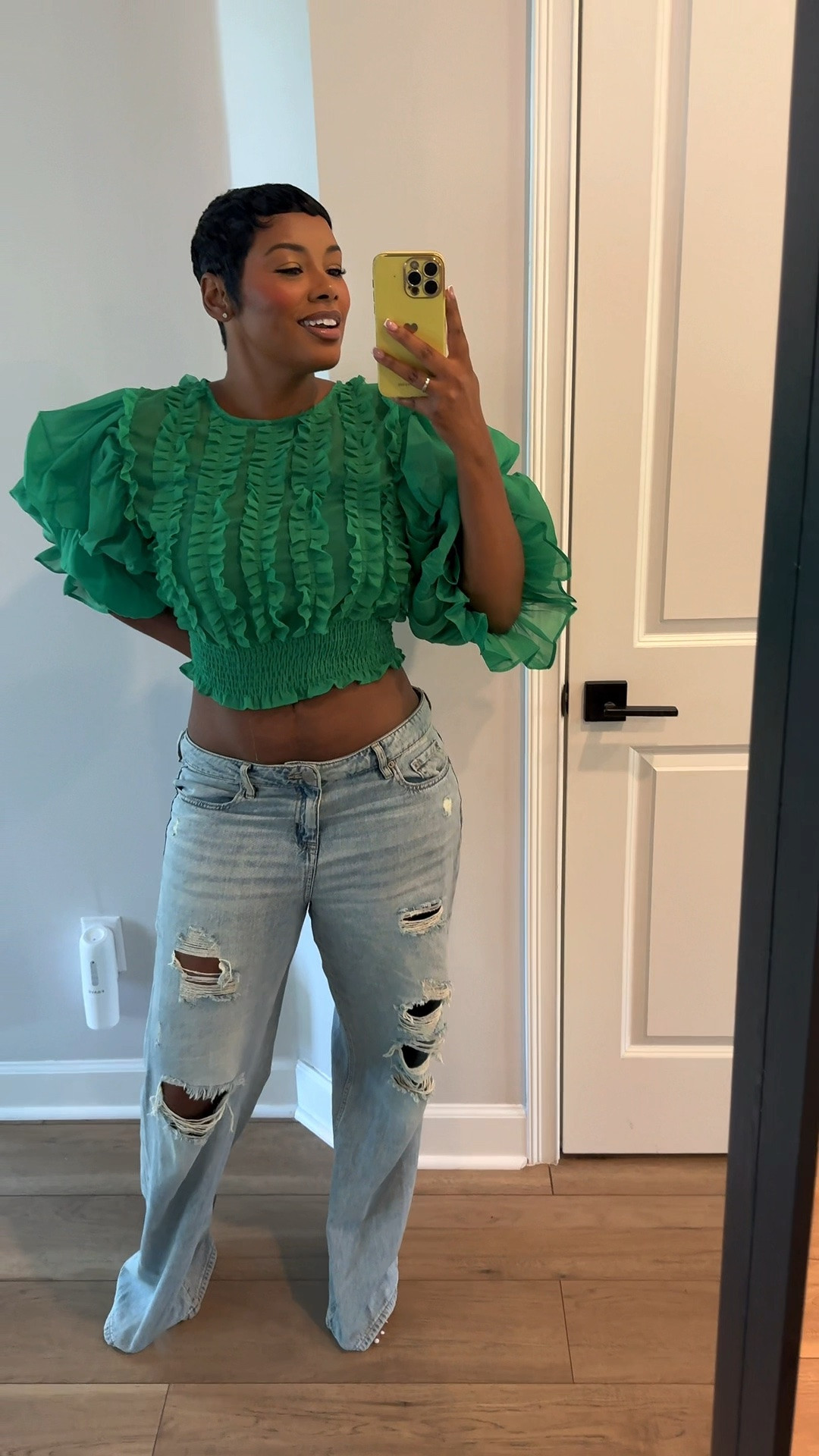 I loveeeee 💚💚
It comes in different colors and different styles. I’m wearing a size medium.