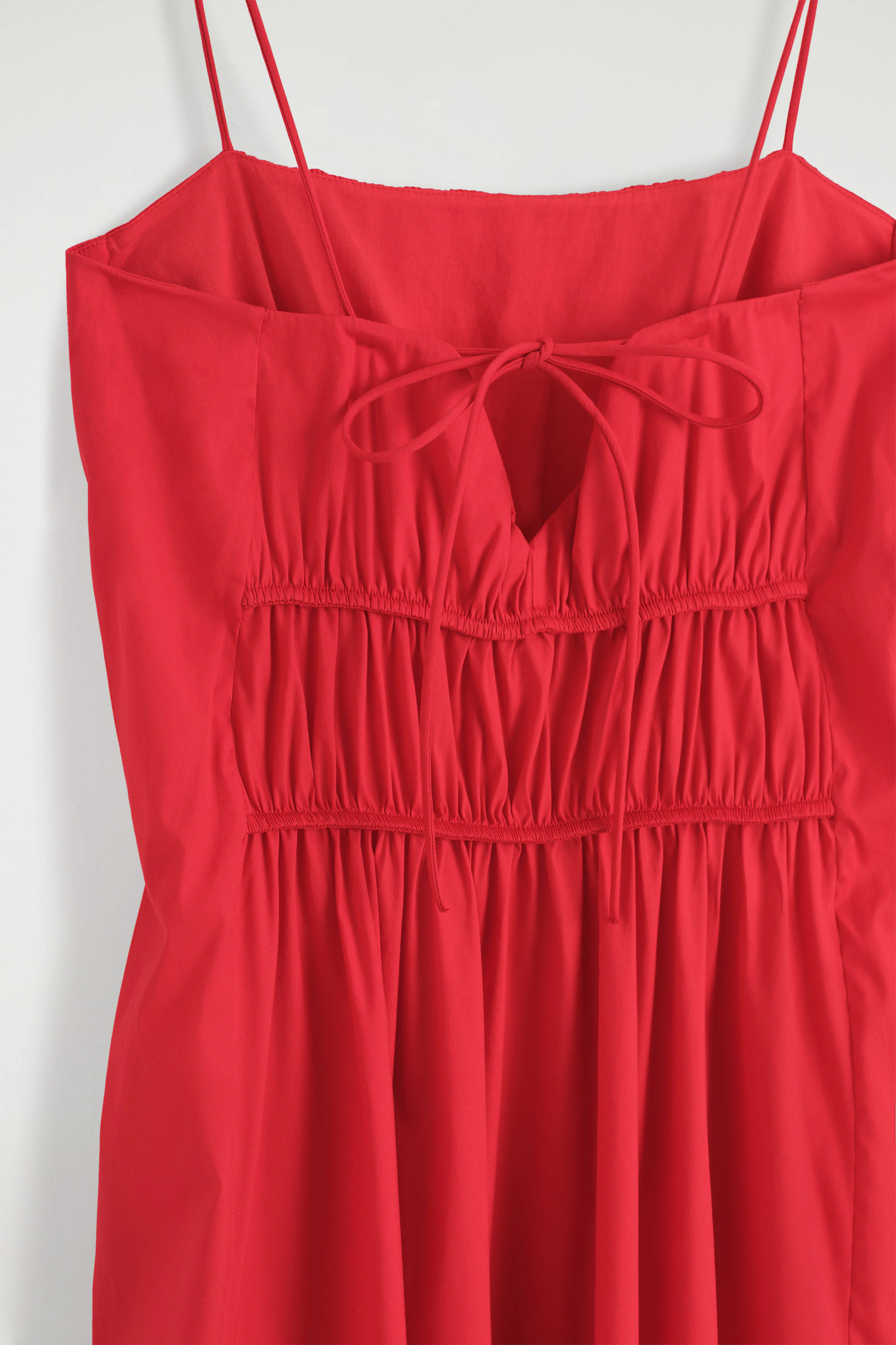 GATHERED COTTON MIDI DRESS - RED | COS | COS UK