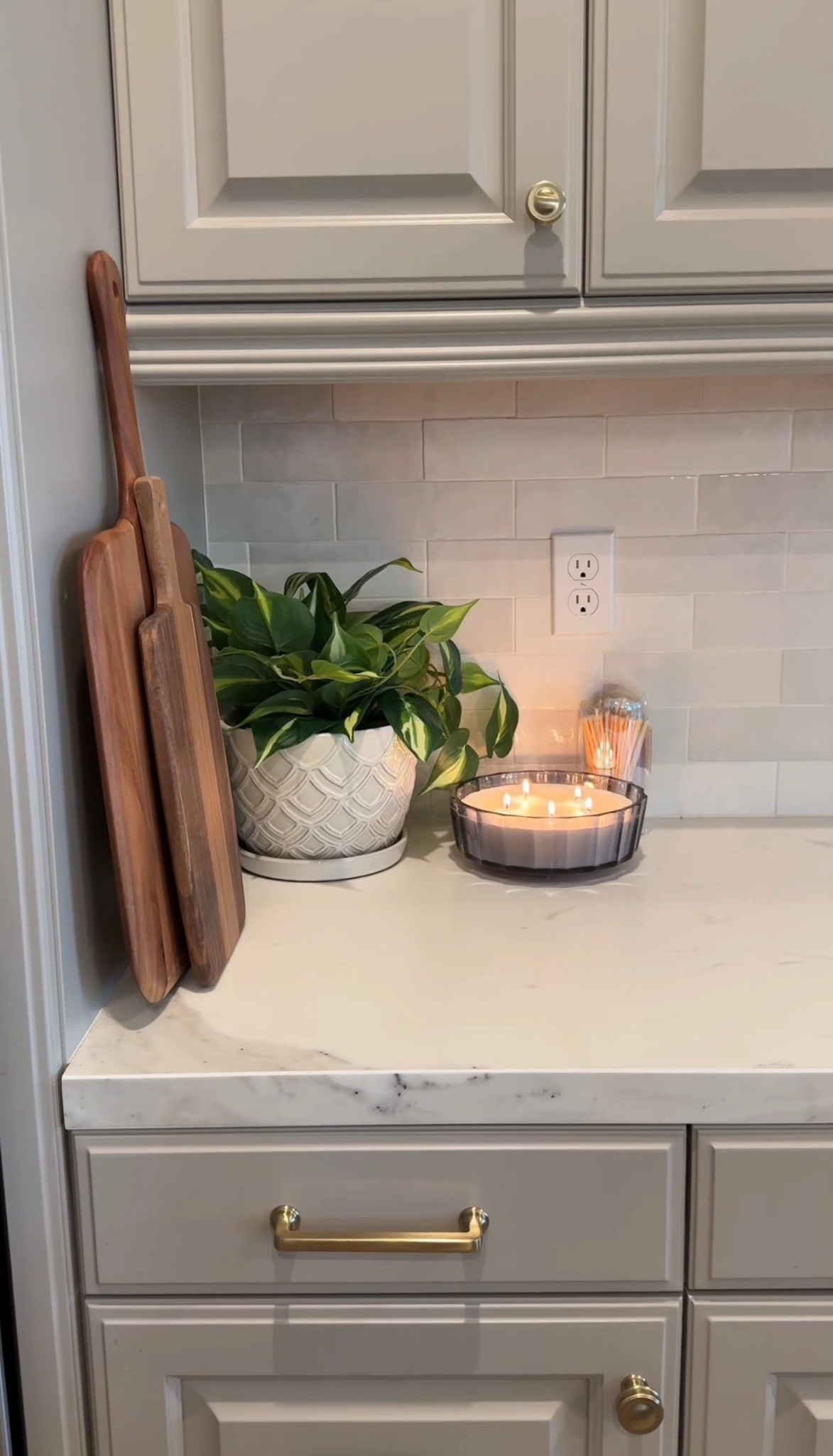 Kitchen corner refresh 🌱 

Spring decor | faux plants | kitchen styling 

#LTKHome