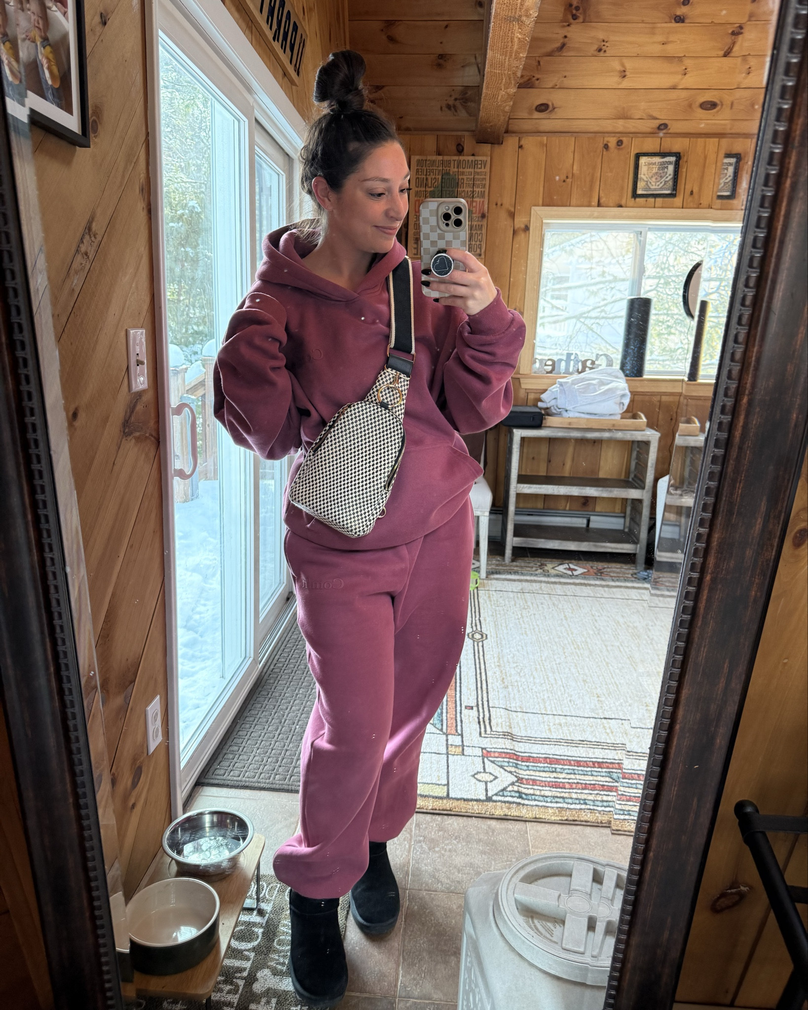 This color BERRY is my favorite. Comfrts most sought after color! So many compliments everytime I wear it. 

Mini boots are Dreampairs and bag is from altar'd state. Wearing a M in minimalist set! 🍓🫐