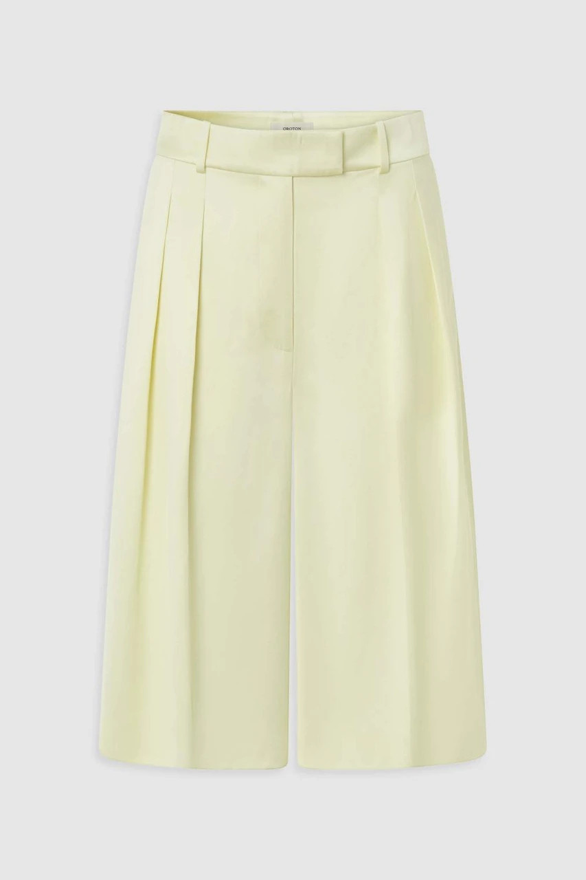Double Satin Pleat Bermuda Champagne | Oroton