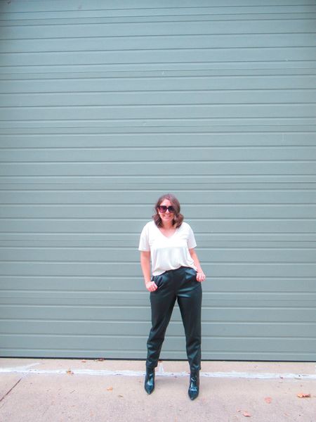 Leather pants 
Express outfit 
Fall look