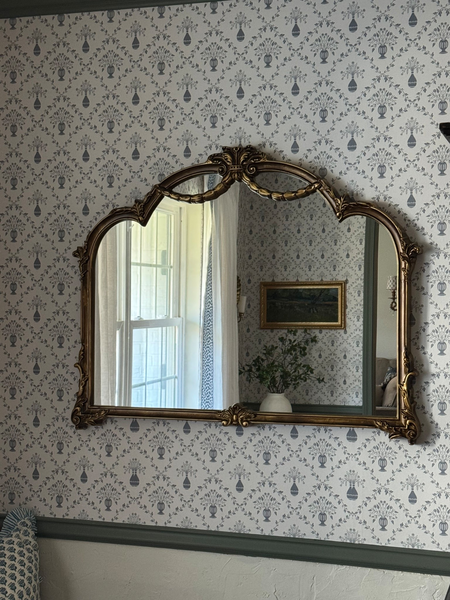 I had a feeling this mirror was going to be good, and it DID NOT disappoint!!! Sold out now, but still available in silver. Hopefully it’ll be restocked soon🤞🏼

#LTKSaleAlert #LTKSeasonal #LTKHome