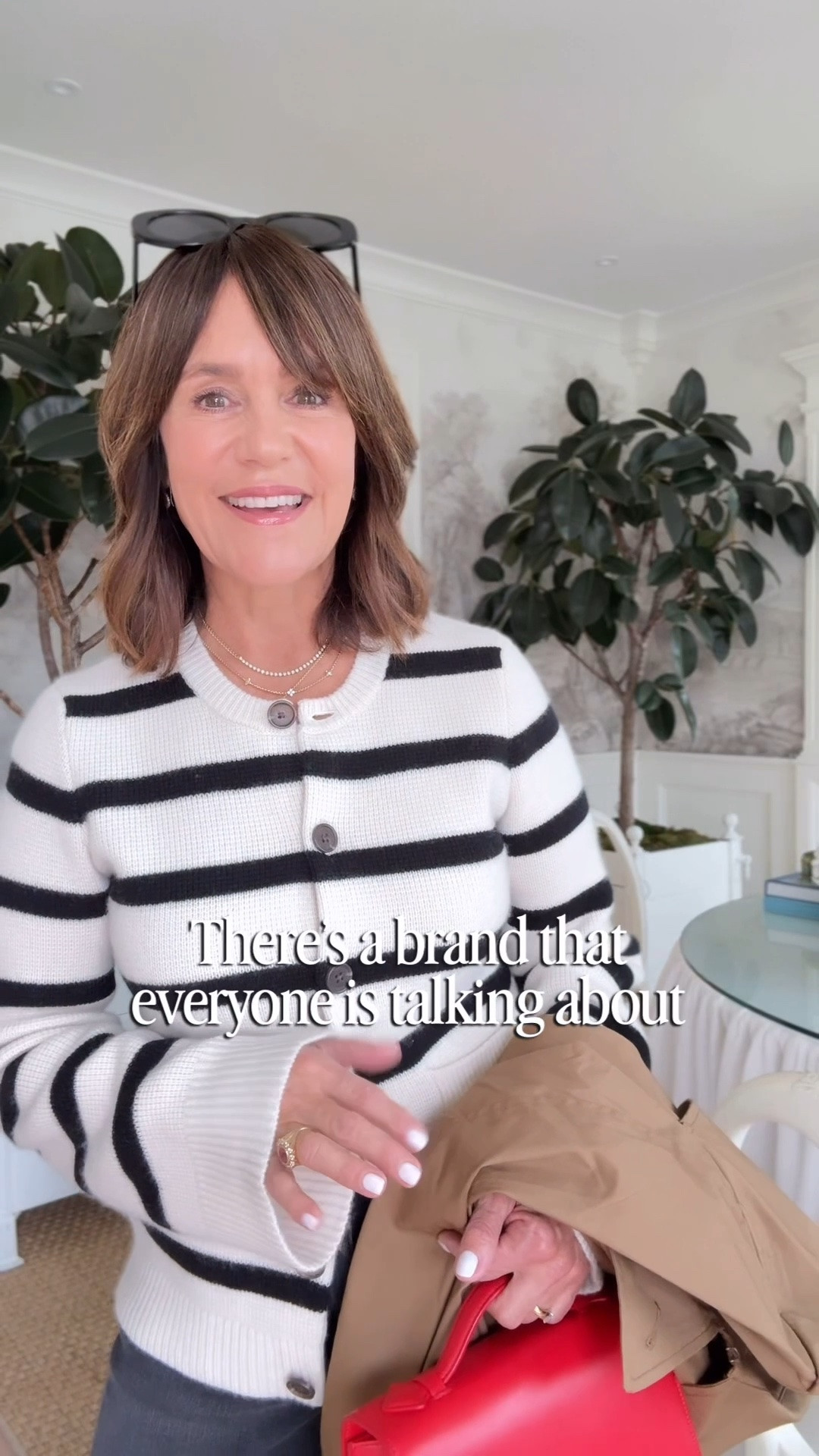 Here’s an AFFORDABLE luxury brand that everyone is talking about 🤩

If you want to build a beautiful wardrobe, start with these pieces!

They will make so many great outfits, are super high quality and are at crazy low prices!

Here’s the list:
✨Striped cardigan
✨Trench
✨$50 jeans
✨button up
✨oversized cashmere crew
✨quarter zip
✨slip dress
✨blazer
✨scarf coat
✨designer inspired purse
✨cashmere cardigan
✨cotton cardigan