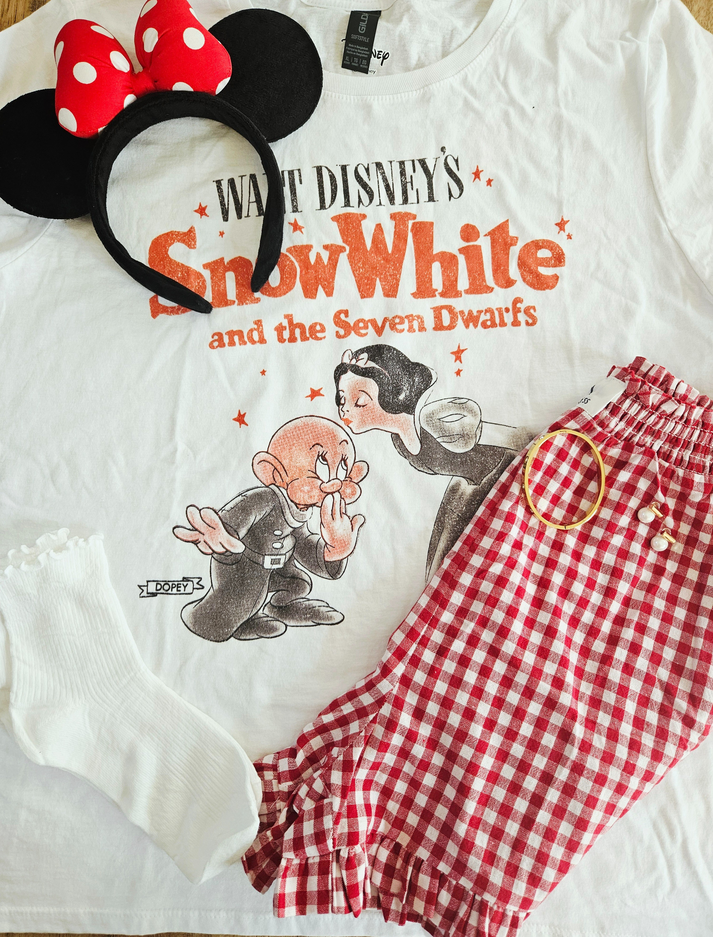 Cute and comfy Snow White inspired Disney outfit. 

#amazonfinds #disneyoutfit #disneyootd

#LTKootd #LTKTravel