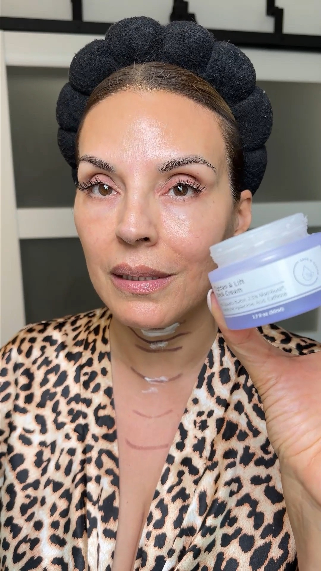 Líneas en cuello y escote

#LTKselfcare #LTKOver40 #LTKBeauty