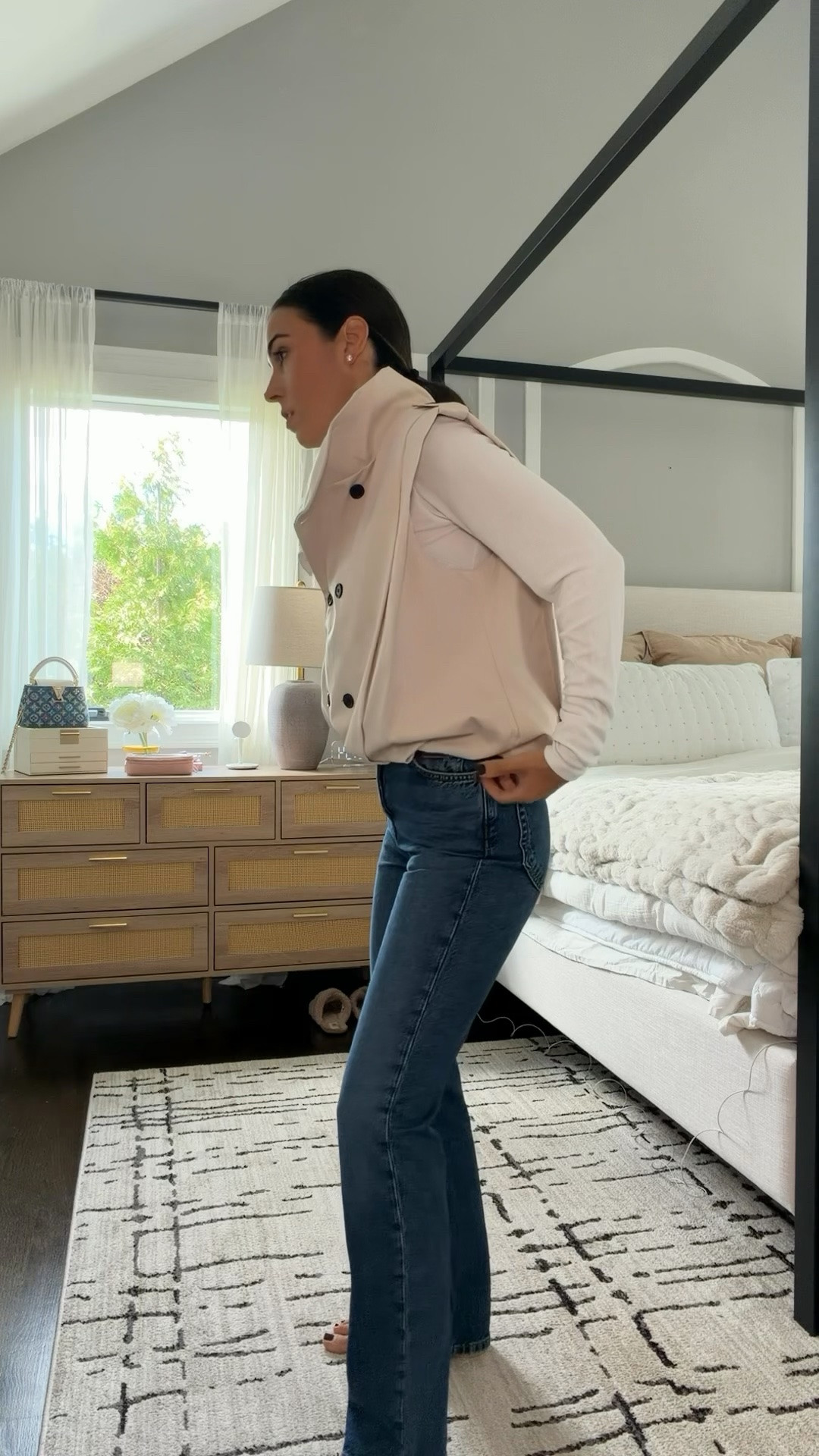 simple, not boring 🤍 this $32 trench vest is doing all the heavy lifting today. 
💬type “TRENCH” and I'll send it your way!
🔗

#LTKOver40 #LTKootd #LTKgrwm