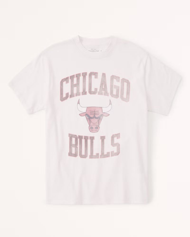 Women's Oversized Boyfriend Chicago Bulls Graphic Tee | Women's Tops | Abercrombie.com | Abercrombie & Fitch (US)