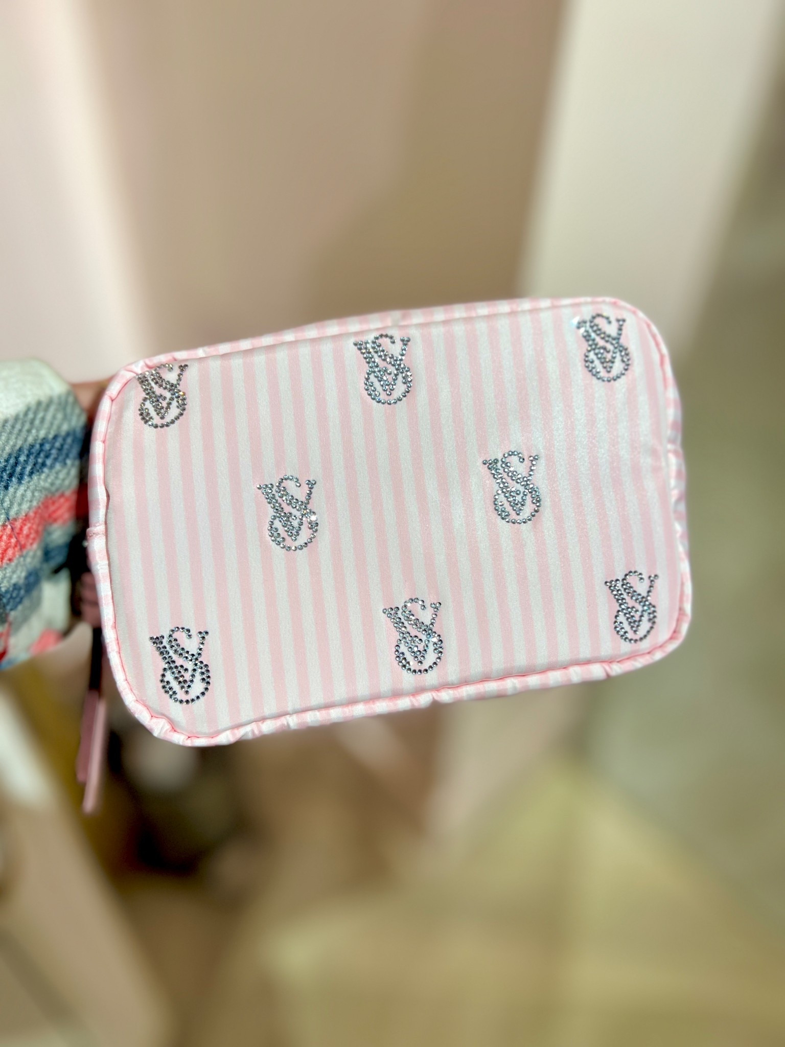 40% off sale at Victoria Secret 
Cosmetic bags 

#LTKSaleAlert #LTKGiftGuide #LTKBeauty