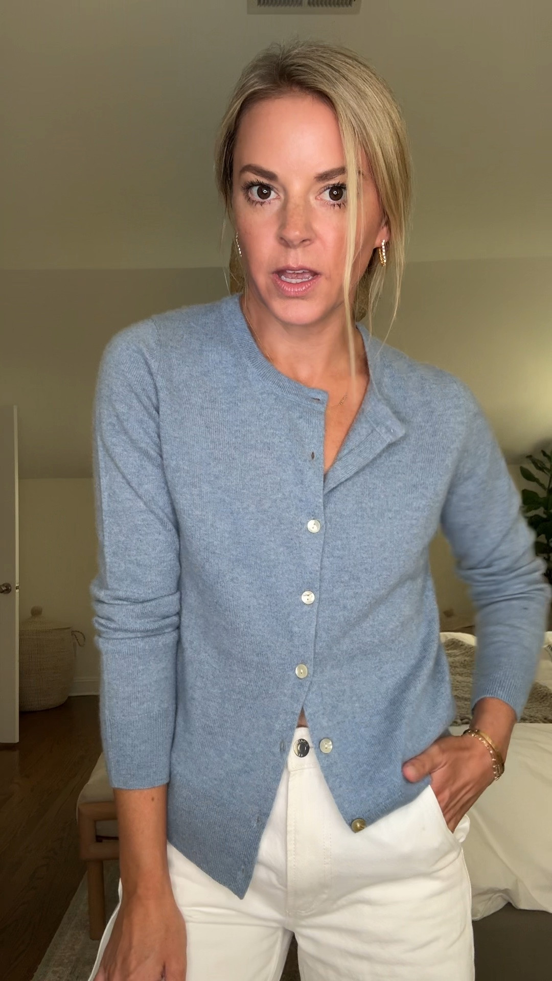 Cashmere cardigan under $100 + several colors. I wear tts/small. Perfect for transitioning into fall 
•small sweater, tts 
•26R jeans, tts, I’m 5’5

#LTKootd