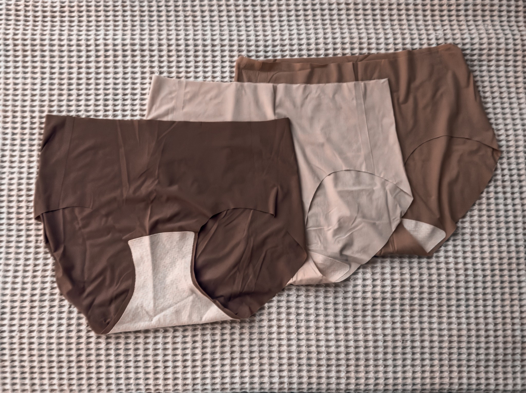 My “granny panties” 🤍 hands down the most comfortable undies I own.
Seamless, no-show, lightweight, and they actually stay put all day.

#LTKOver40 #LTKmomlife