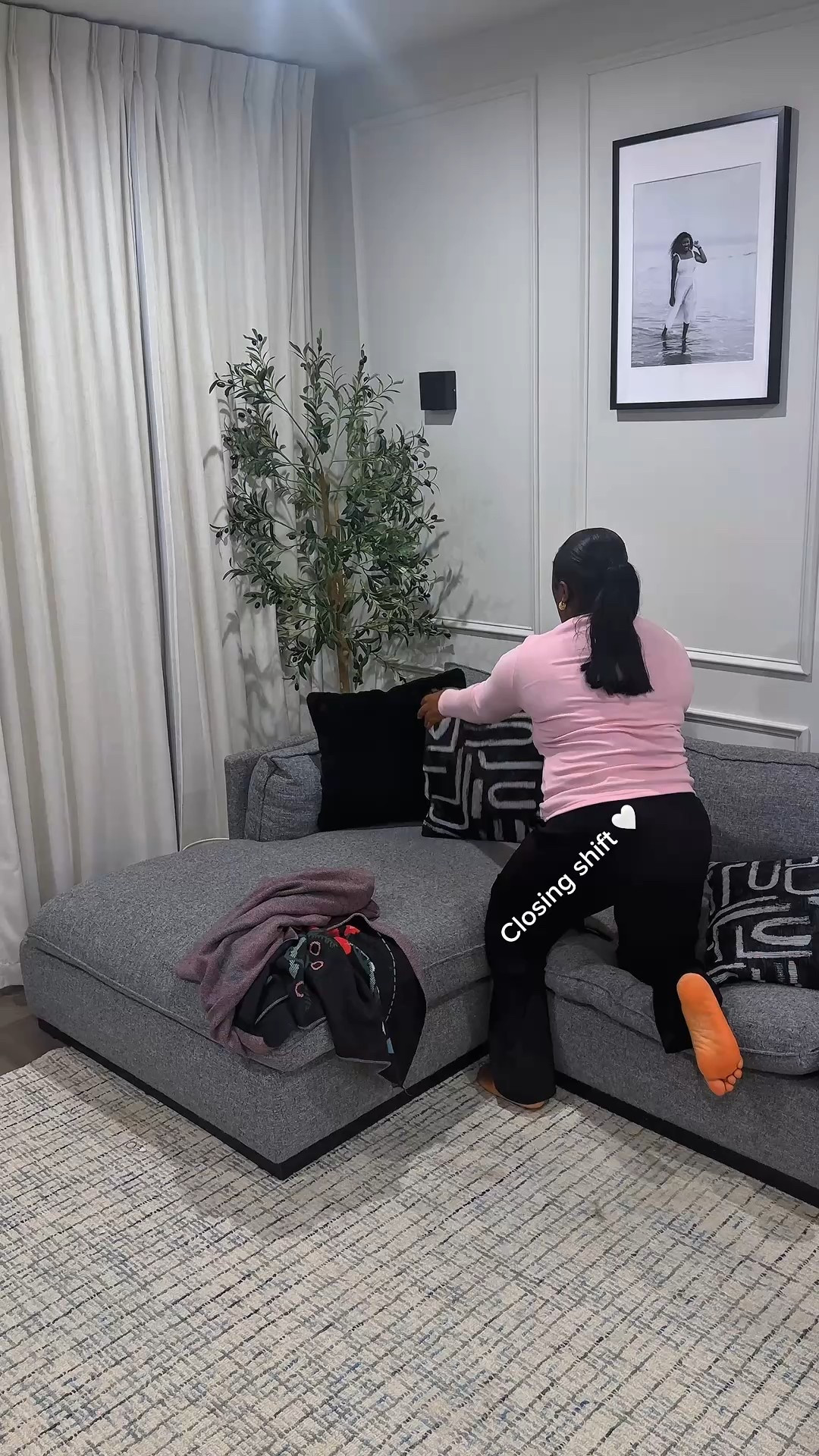 Waking to a clean space is top tier 👌🏽🫧🏡✨
#reset #cleanwithme #organizedhome #routine #homereset 

#LTKHome #LTKmomlife