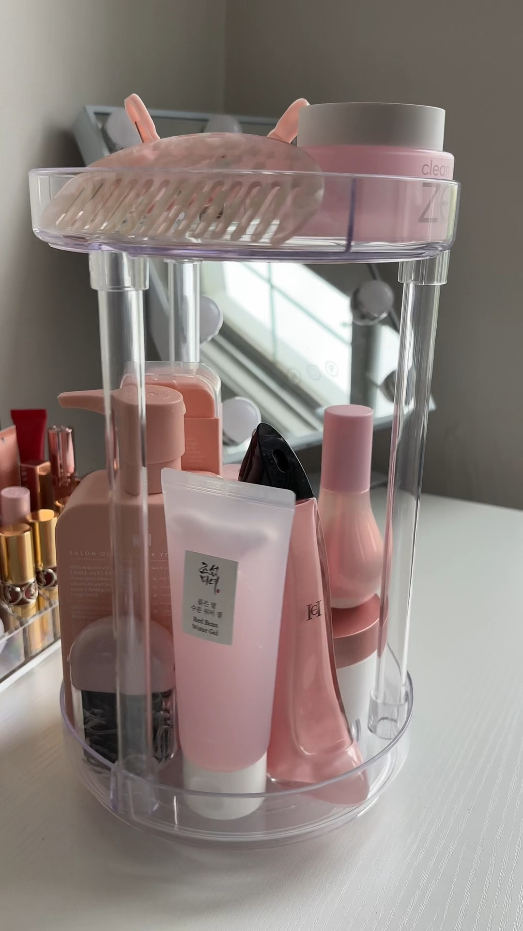 spinning acrylic organizer 

rotating organizer . acrylic organizer . acrylic beauty organization . pink products . clean girl aesthetic . bathroom organization . rotating makeup organizer . acrylic spinning organizer . spinning beauty tower . organization ideas . skincare organizer . pink beauty products . spinning turntable makeup organizer clear 

#LTKHome #LTKBeauty