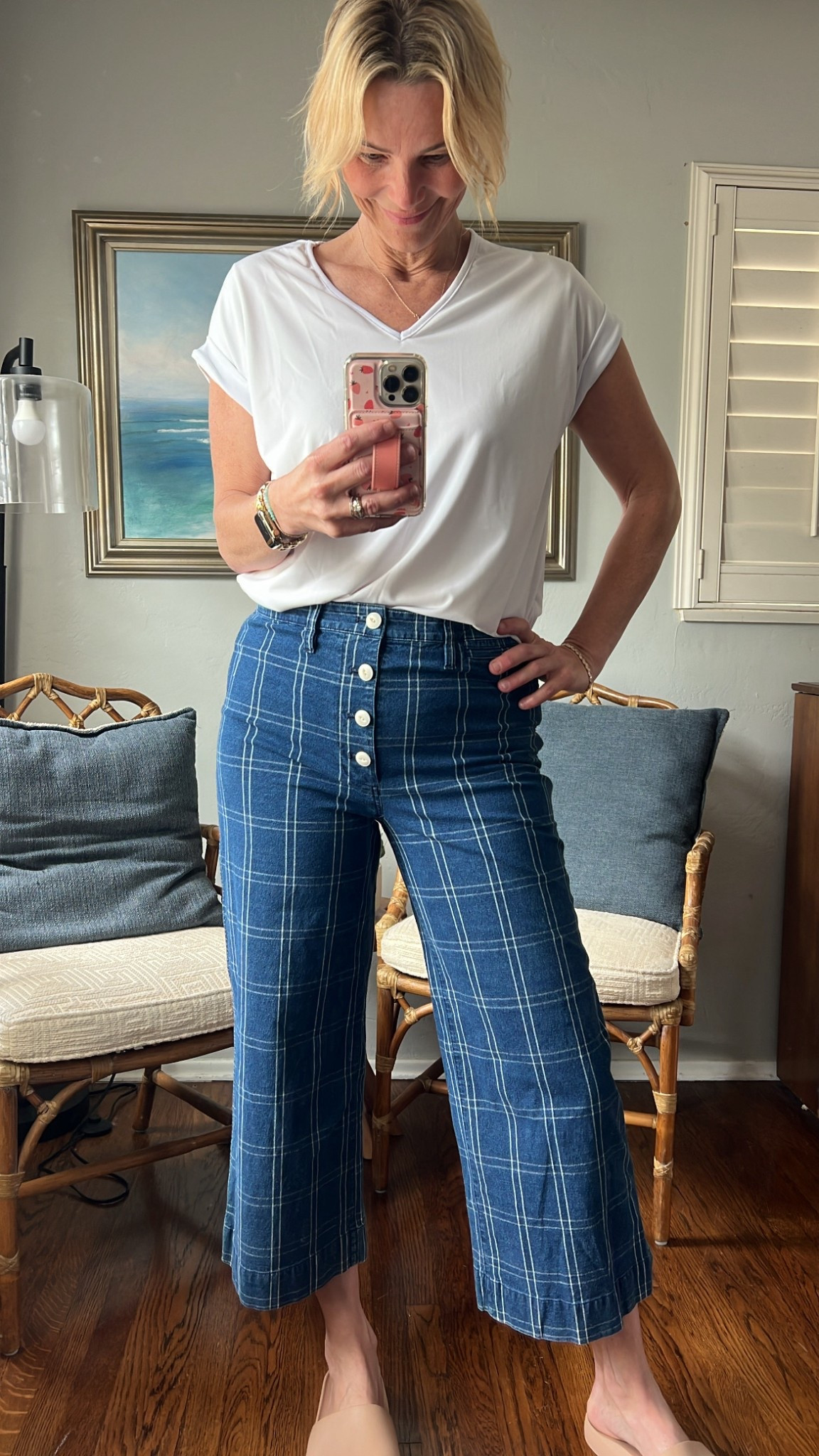 NON SEE THROUGH WHITE BLOUSE TEE! 
-Dows not wrinkle
-Fully lined  with nude
-V- Neck
-Cuffed short sleeve 

#sexymodest @sexymodest @modestshopping



#LTKFindsUnder50 #LTKWorkwear #LTKStyleTip