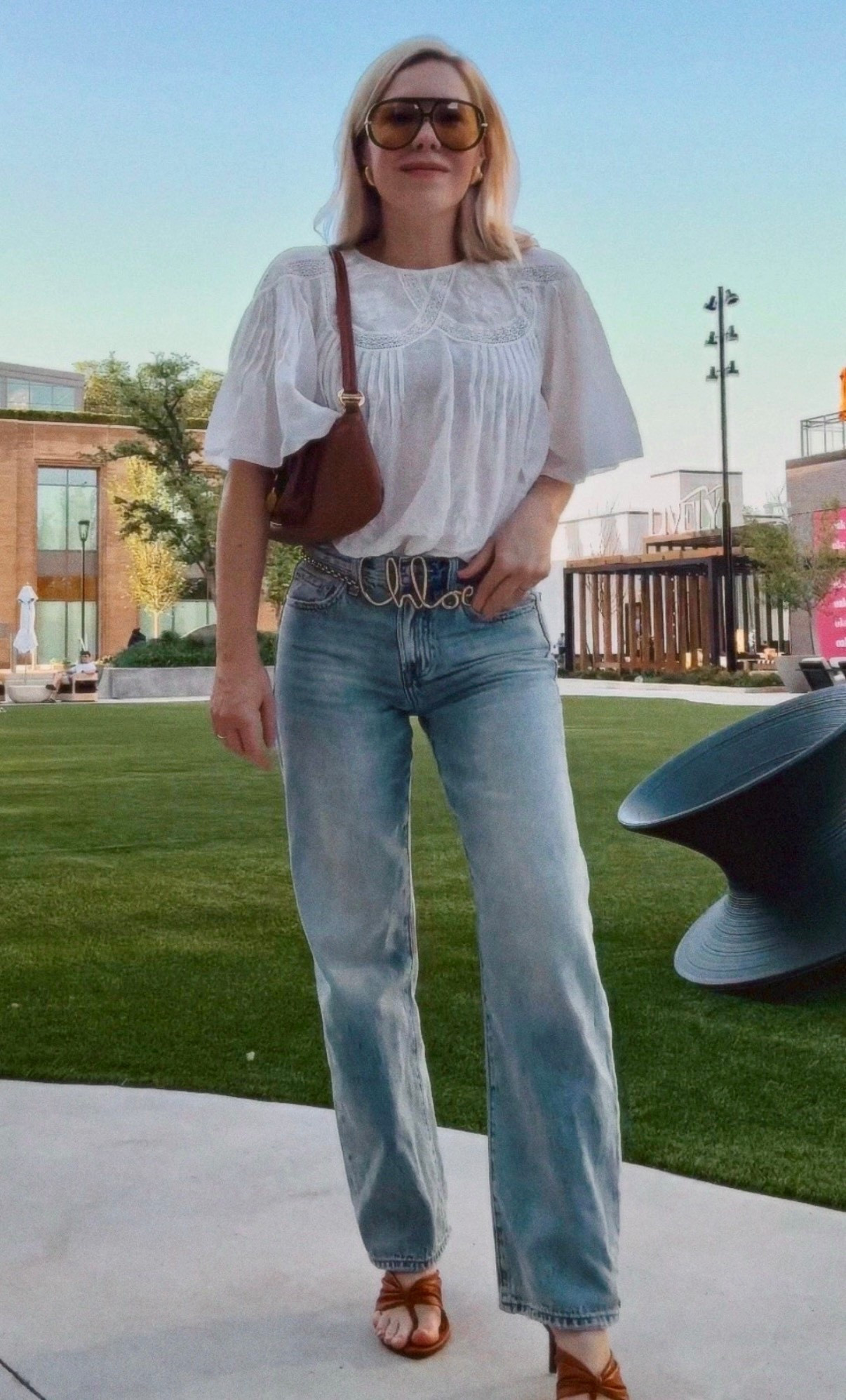 These are my favorite barrel jeans 
Jeans
White top
Lace top


#LTKSeasonal #LTKdayinmylife