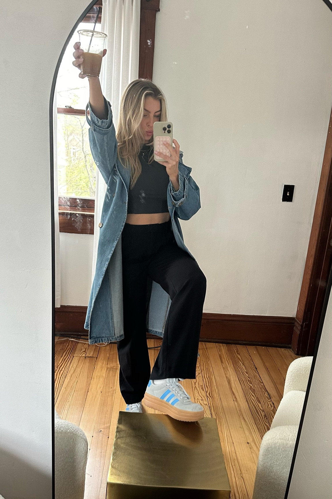 I am in love with these sneakers. And best trousers 👏🏻 need more colors!