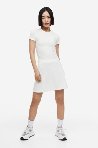 2-pack Crop T-shirts - Black/white - Ladies | H&M US | H&M (US + CA)