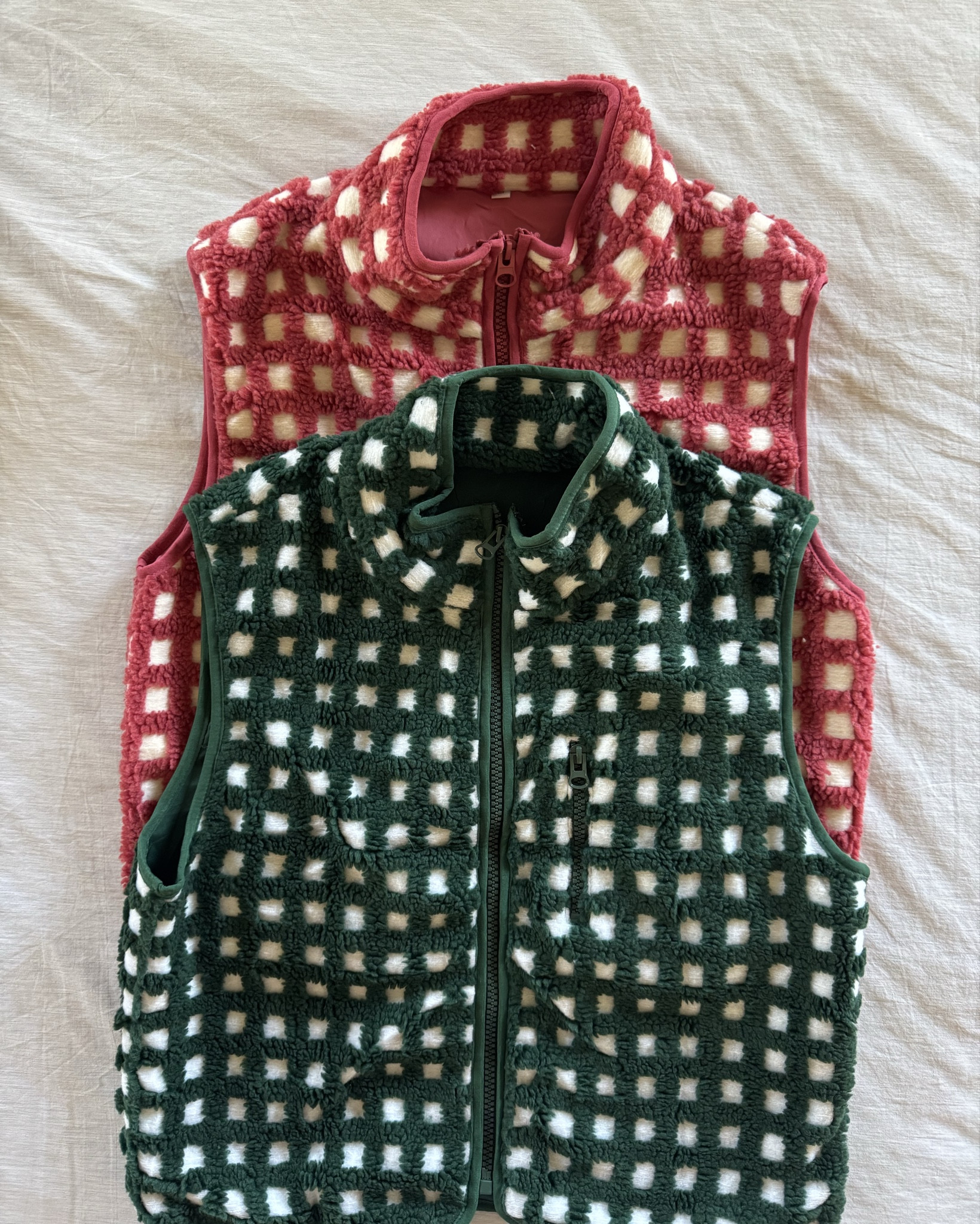 Some of my favorite items I’m wearing on REPEAT 🔁 currently! SO many are still on sale from Black Friday too 🖤 
Wearing my typical size medium in all  

#LTKActive #LTKSeasonal #LTKootd