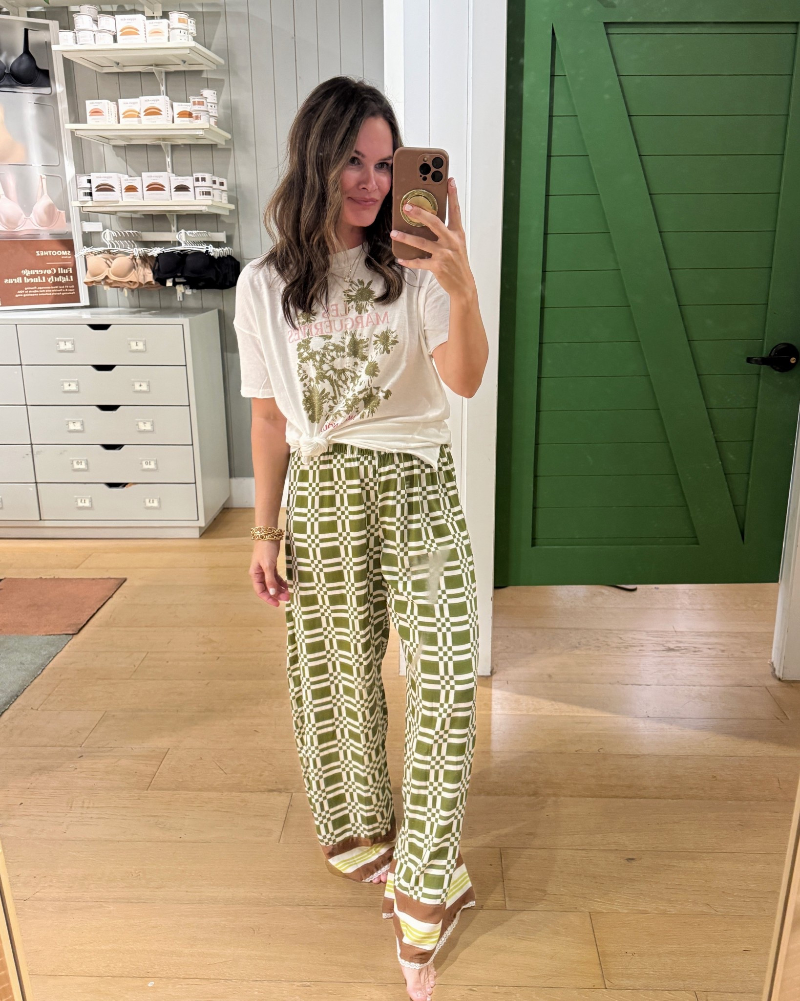 Absolutely loving the green details in these Aerie pants and graphic tee!

#LTKgrwm #LTKdayinmylife #LTKootd