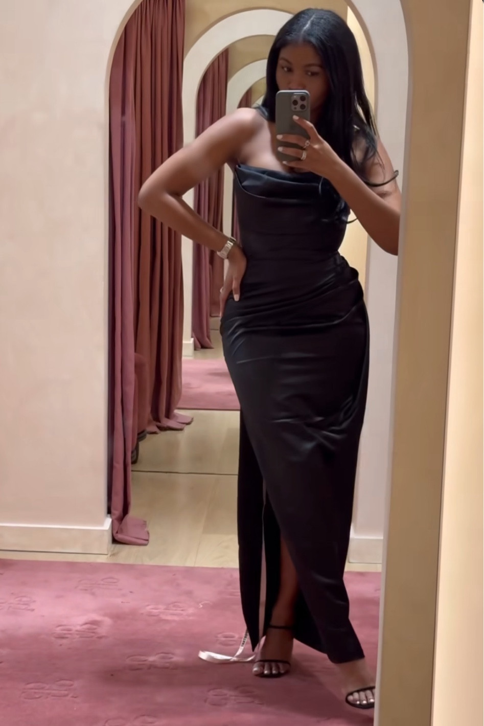 LOVE this House of CB dress in black! also ordering online in red because the fit is so good. super stretchy and comfortable fabric 🖤 wearing size S

#LTKCyberWeek #LTKHoliday #LTKstyletip