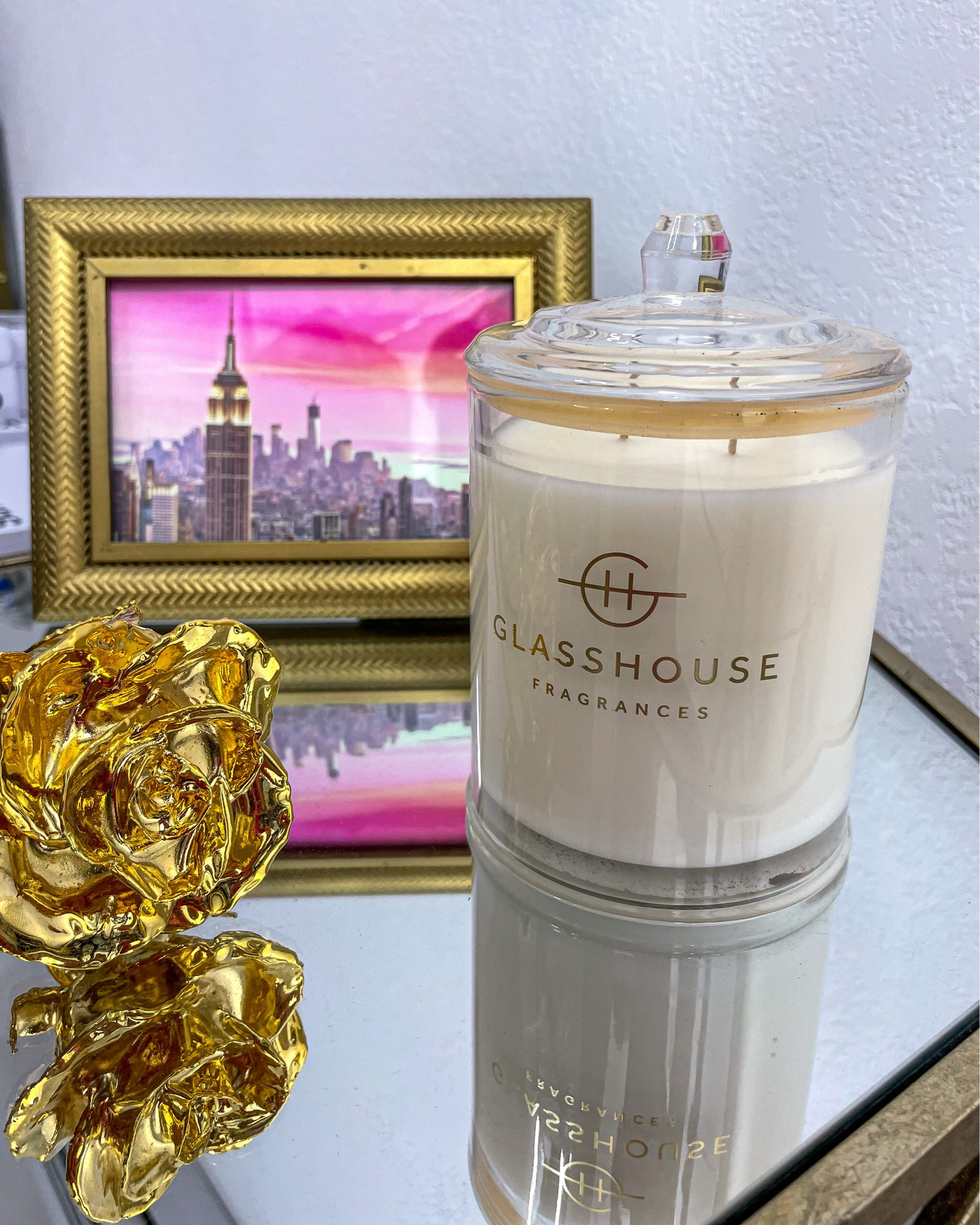 So this is how luxury candles smell like! I swear you don't even need to remove the glass lid to enjoy the fragrance but at the same time it has a very subtle smell. Very calming and relaxing fragrance.

#LTKHome