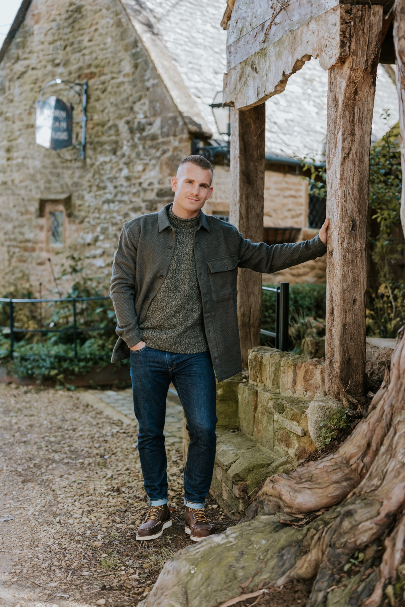 [AD] Knitwear season is firmly (and finally!) upon us and whether it's a knitted polo for a casual brunch or a chunkier knit for a countryside walk followed by a well-earned fish & chips, @Abercrombie have you covered! 👌🏼 

#LTKSeasonal