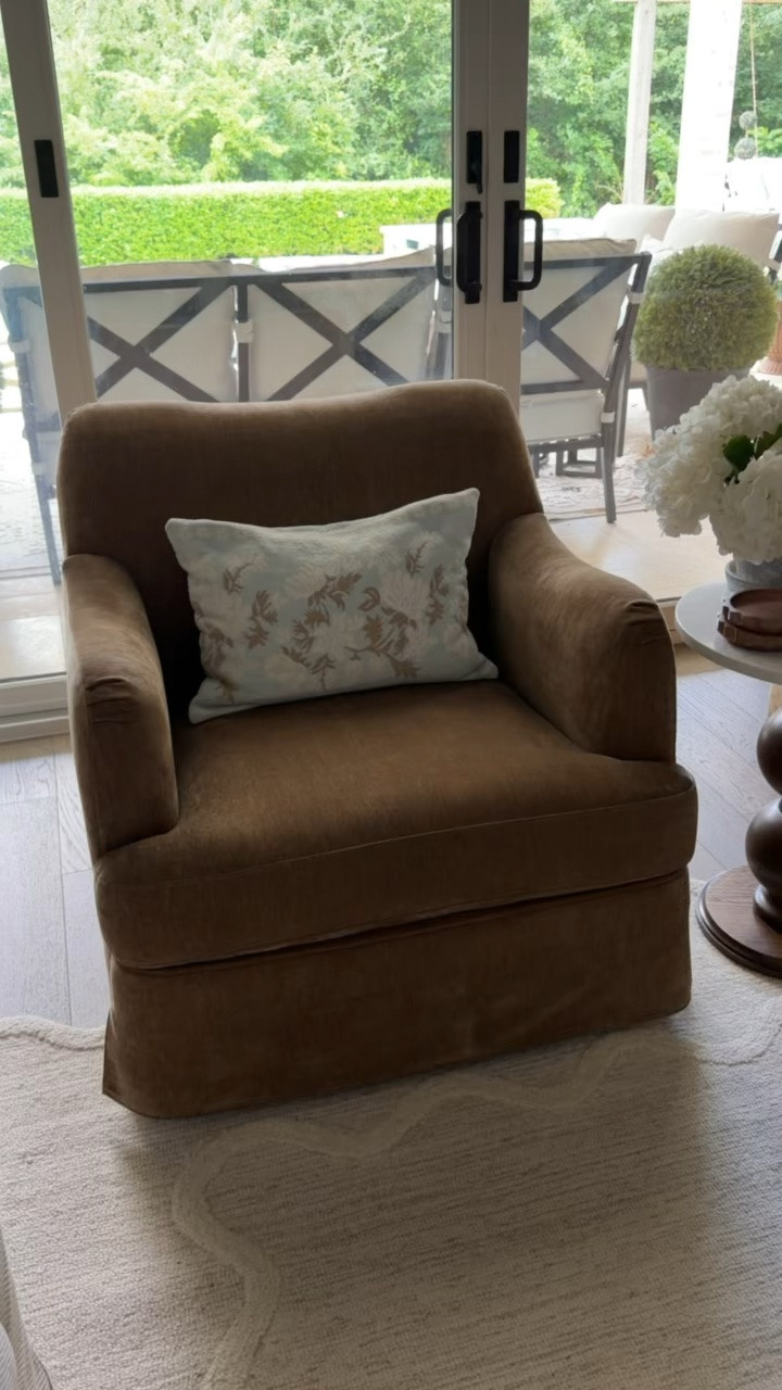 These new Lauren Swivel Chairs 😍 O B S E S S E D!! Especially paired with that new gorgeous marble top end table!

#LTKSeasonal #LTKHome