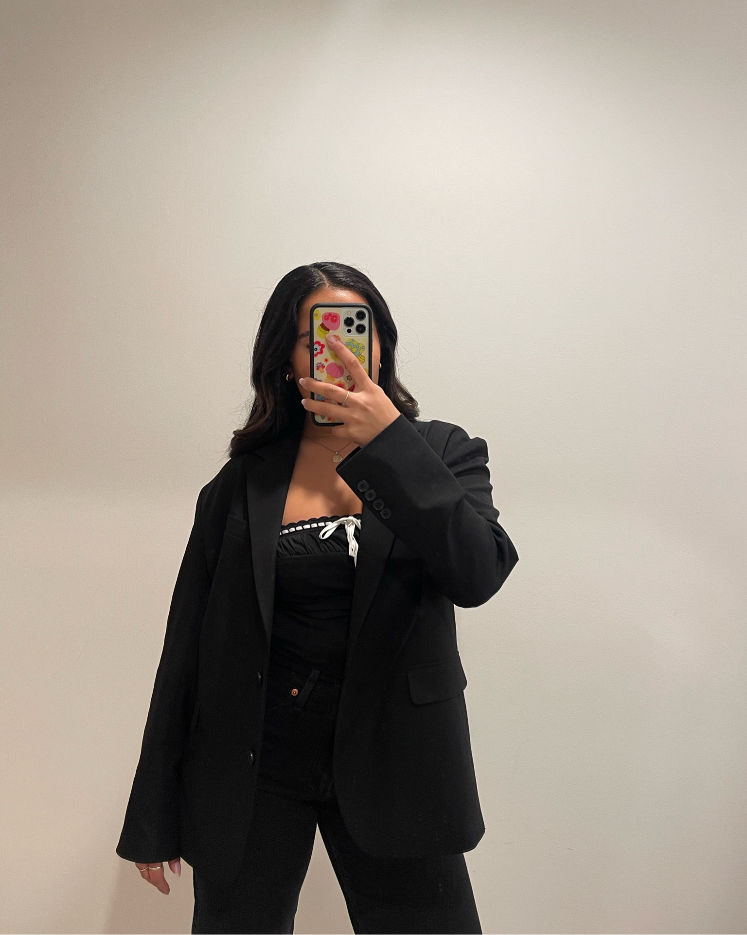 Spring late date night fit 🖤 blazer + dark denim = best combo 

#denim #jean #blackjean #blazer #blackblazer #datenight #gno #datenightoutfit #dinneroutfit #aritzia #levijeans 



#LTKU #LTKstyletip #LTKparties